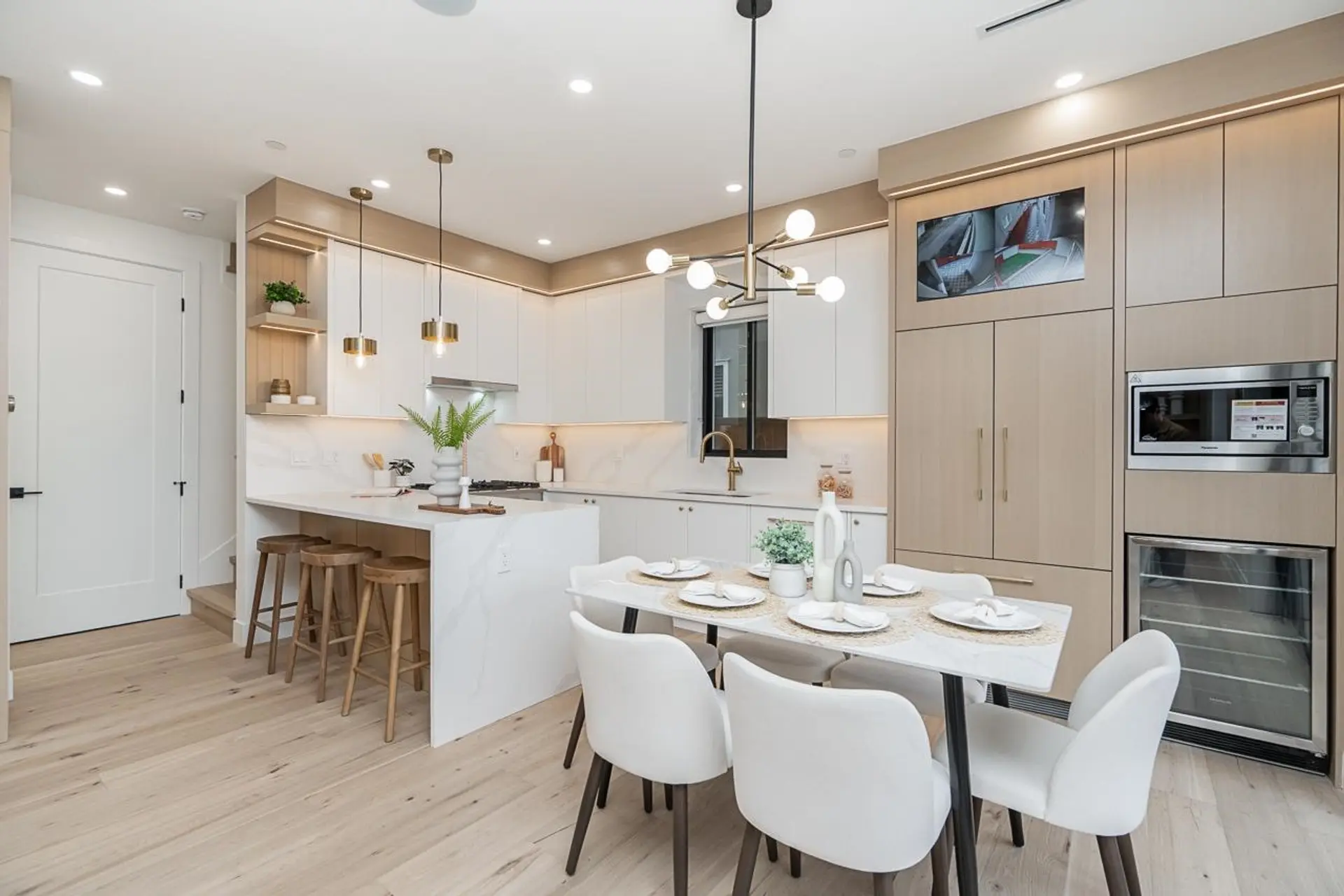#2 150 E 51st Avenue - Image 3