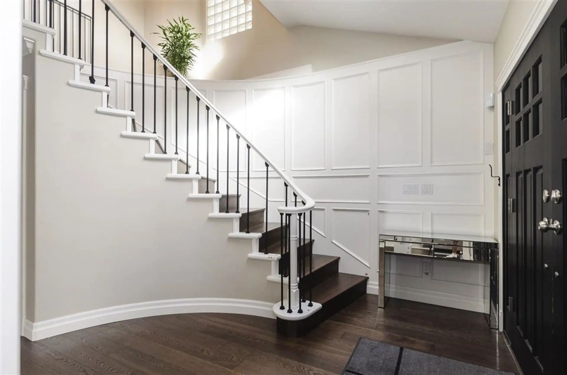 183 N Howard Avenue - Image 4