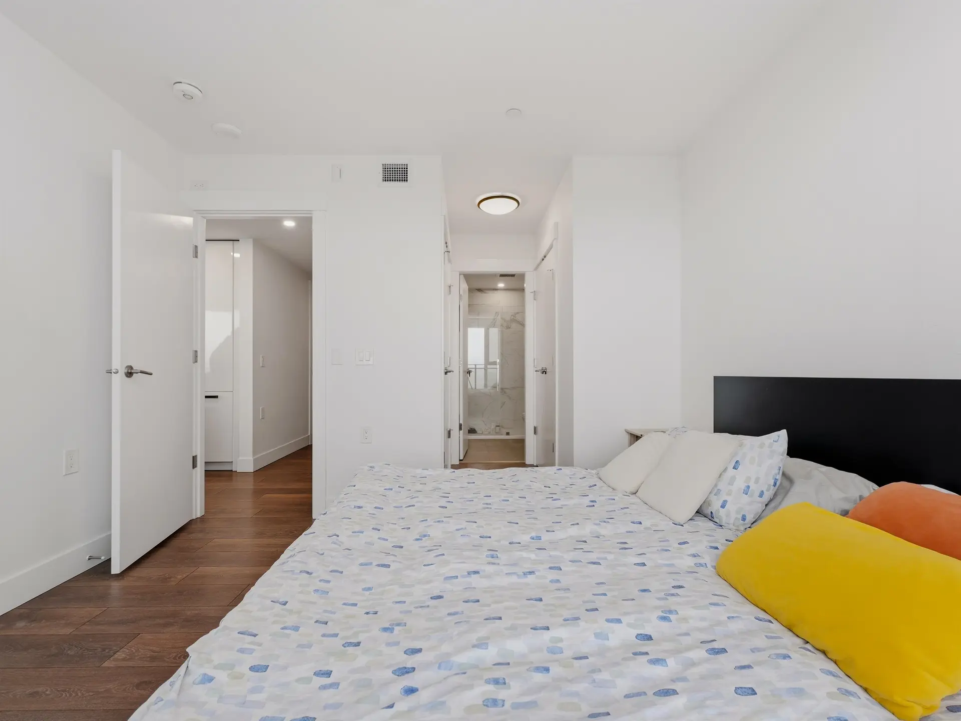 #2209 4711 Hazel Street - Image 12