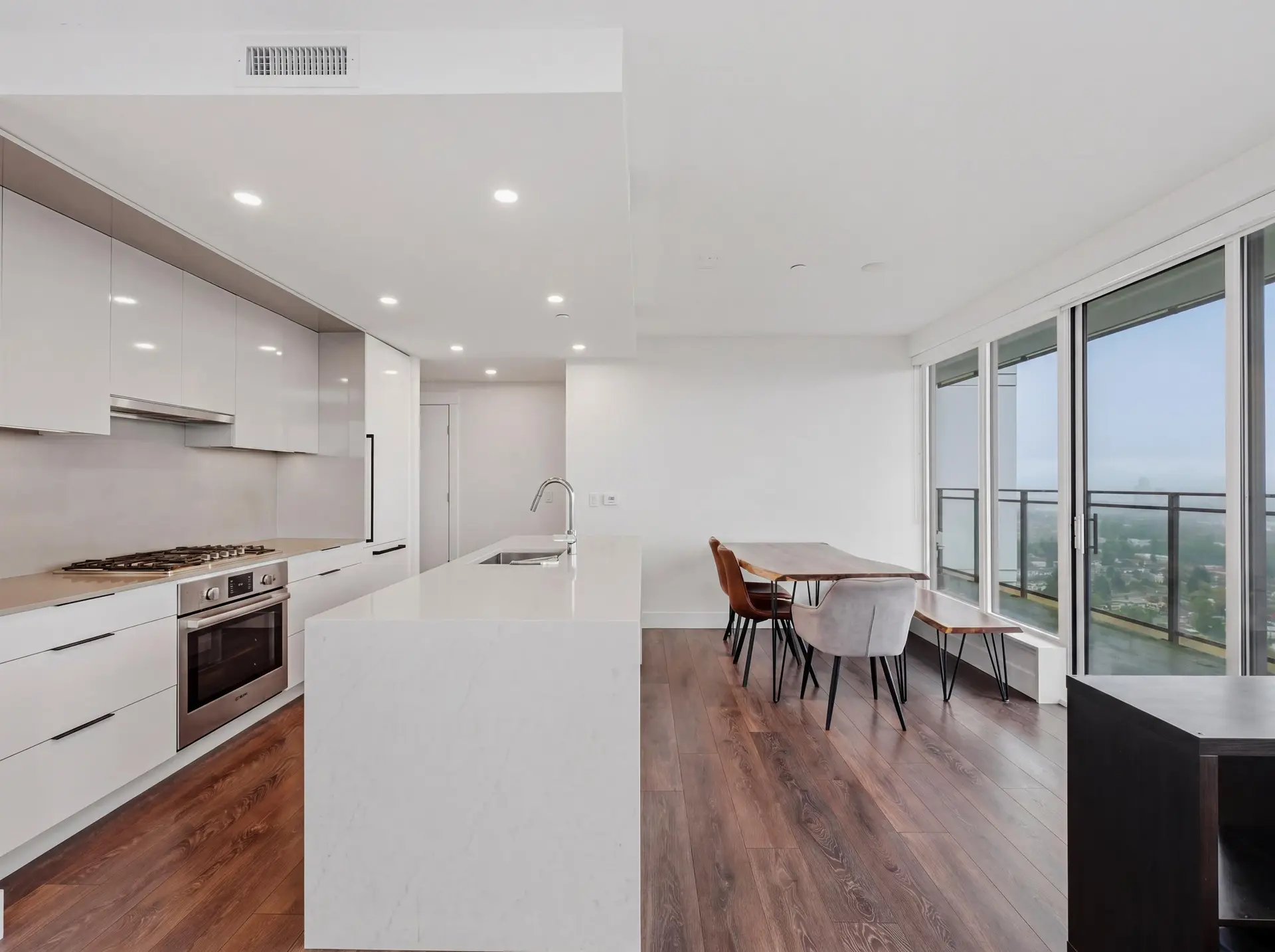 #2209 4711 Hazel Street - Image 9