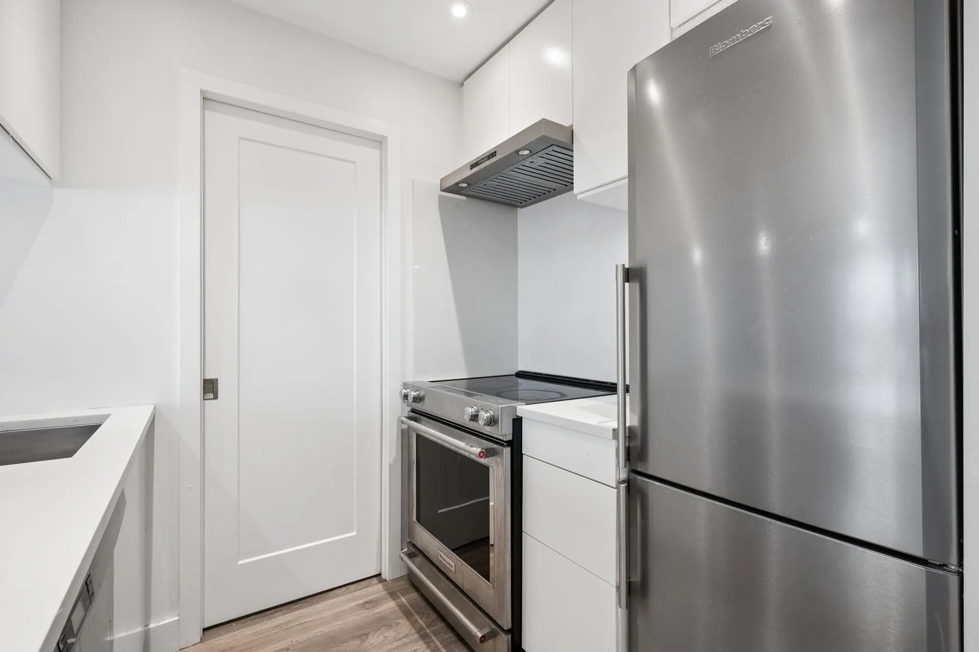 #302 555 W 14th Avenue - Image 9