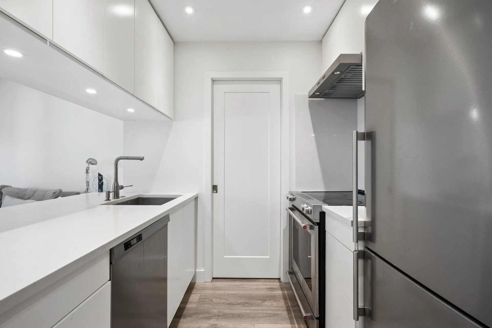 #302 555 W 14th Avenue - Image 8