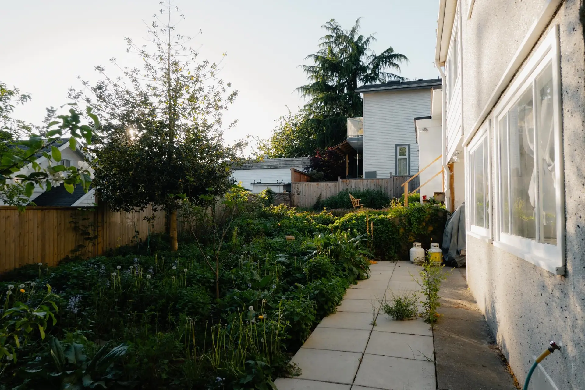 212 Mowat Street - Image 6
