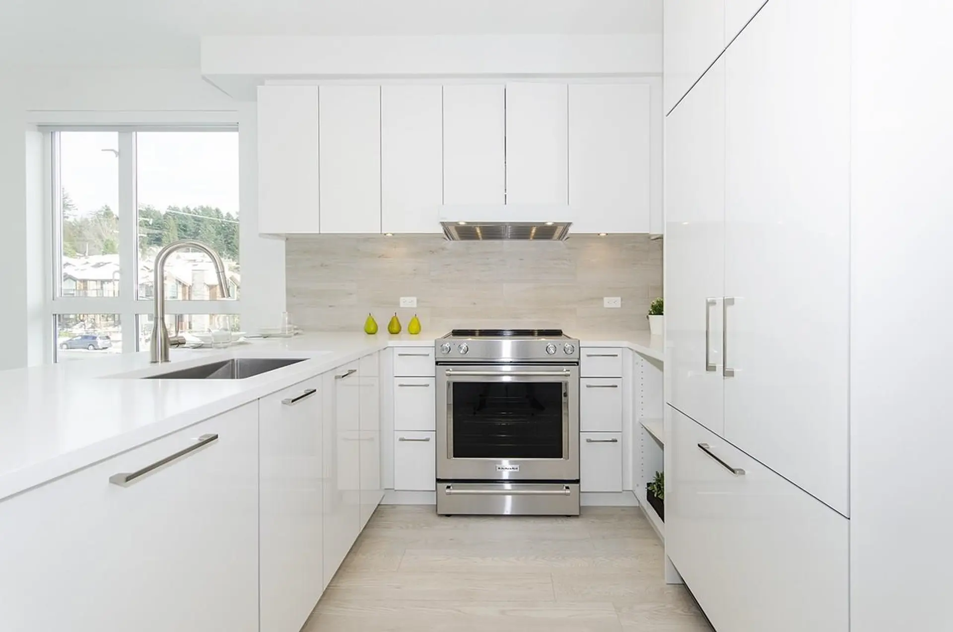 #315 711 W 14th Street - Image 2