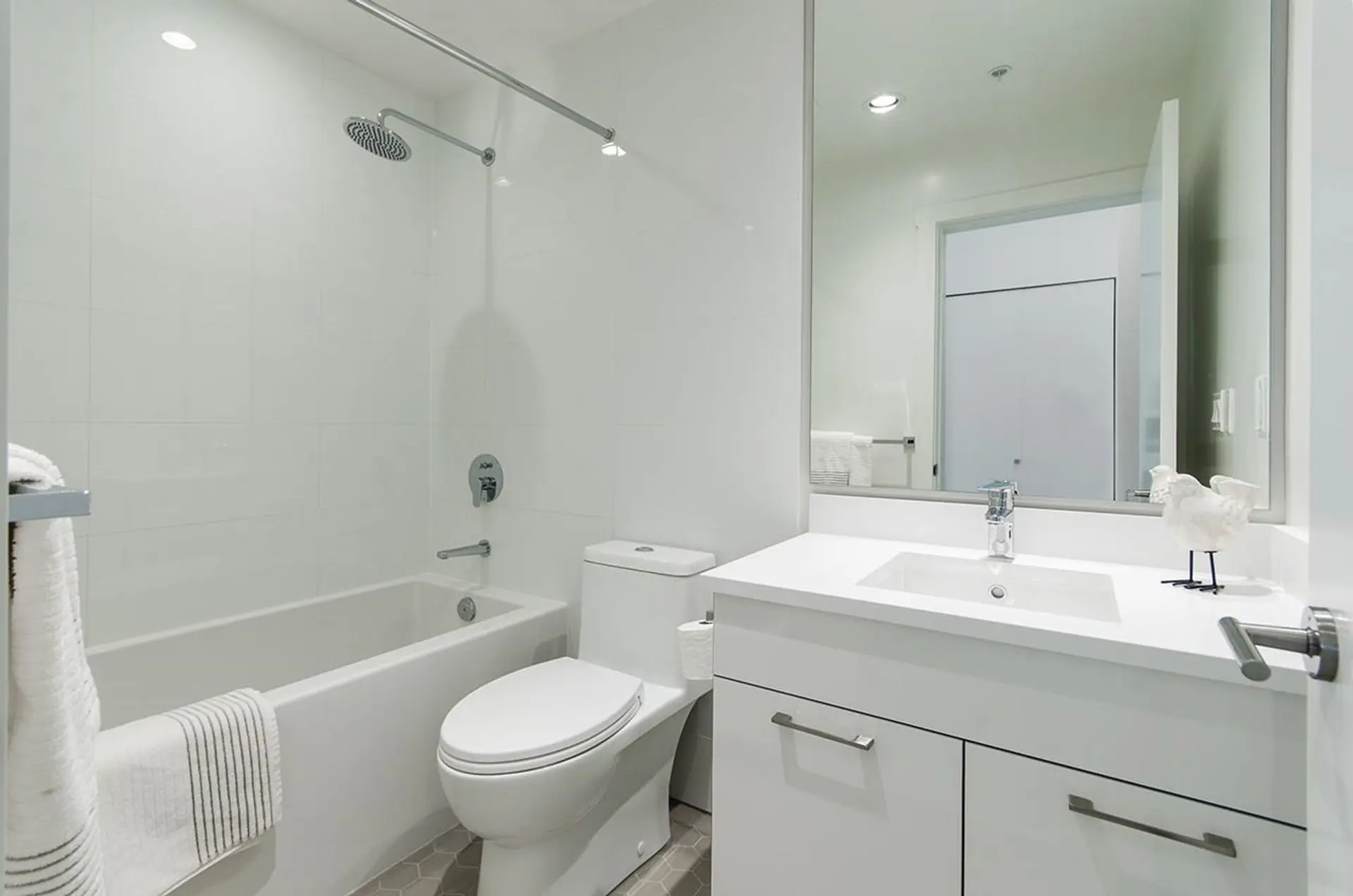 #315 711 W 14th Street - Image 11