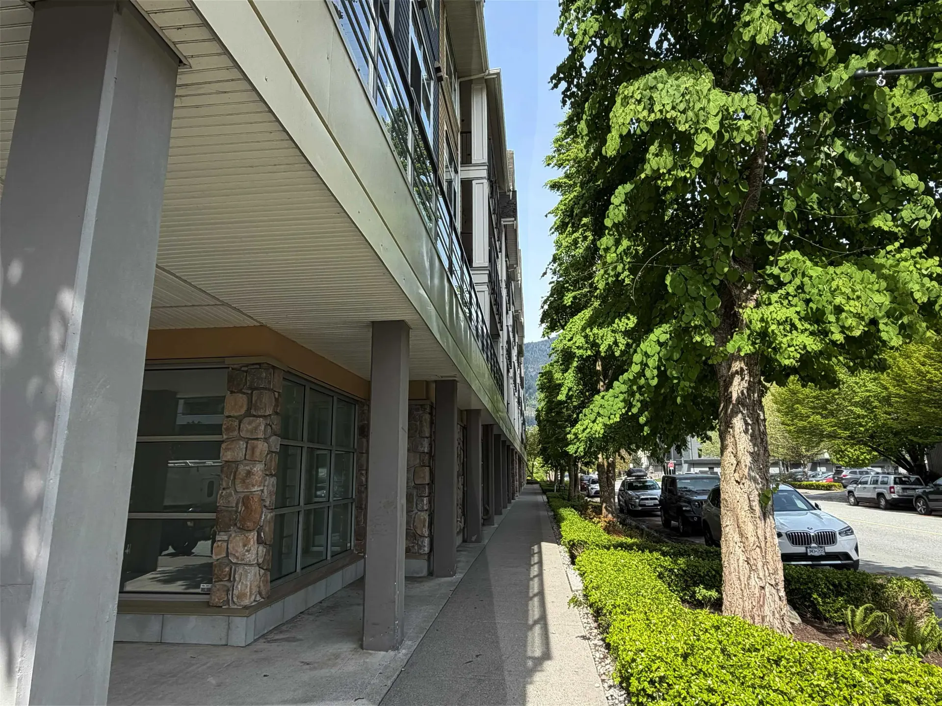 #319 1336 Main Street - Image 18