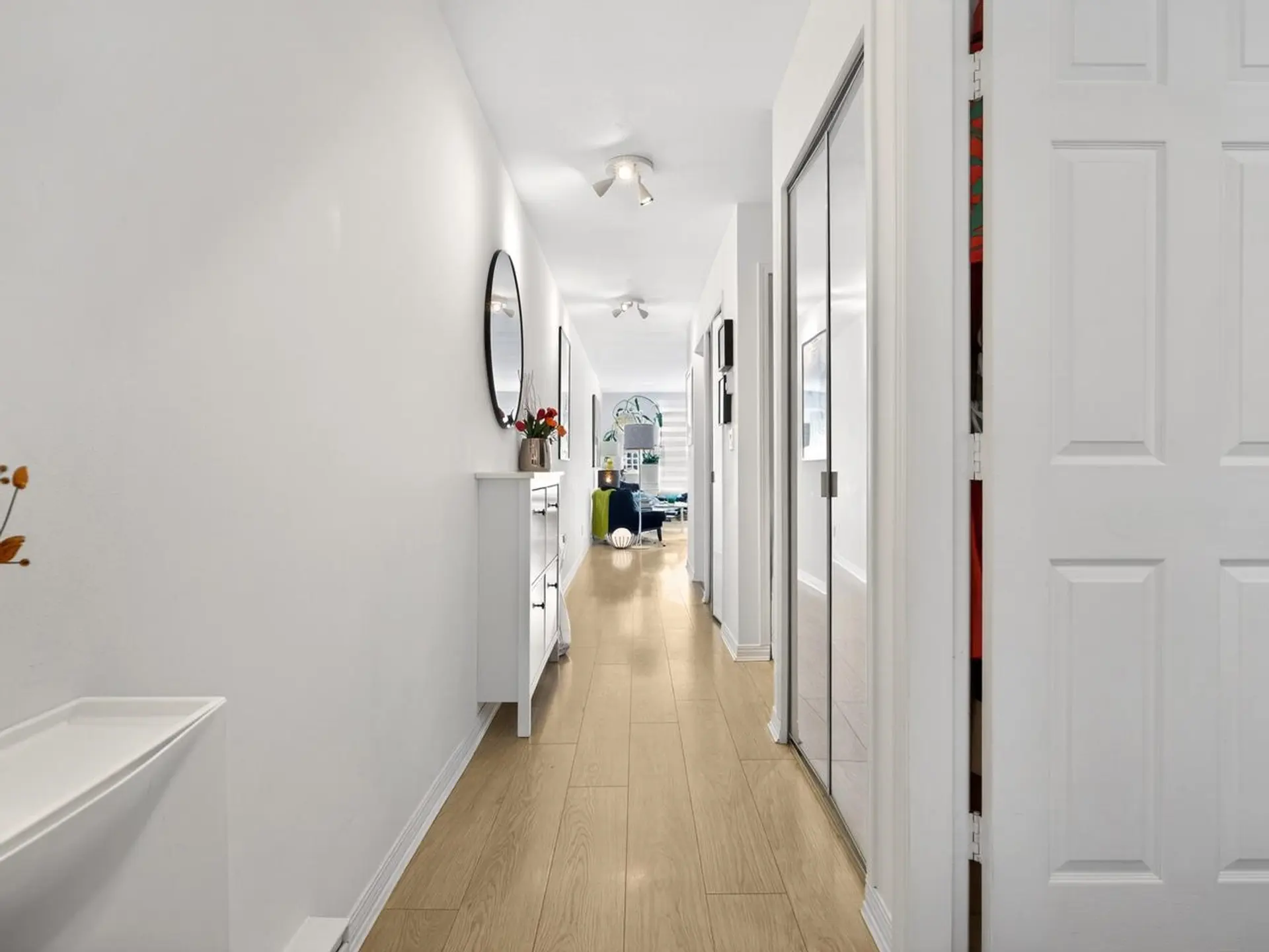 #134 1408 Cartier Avenue - Image 16