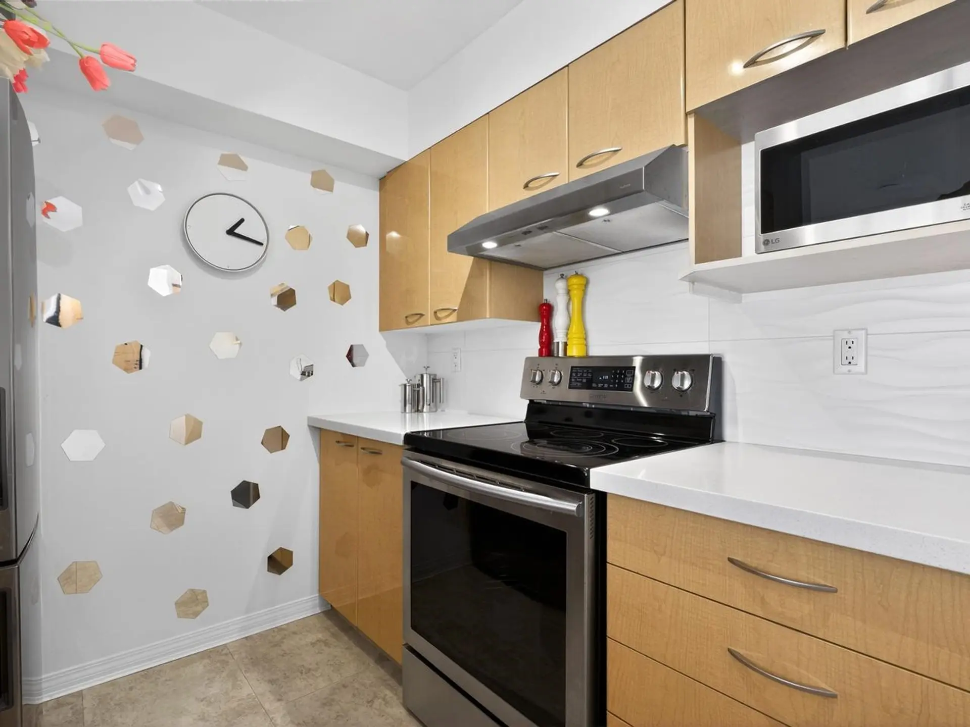 #134 1408 Cartier Avenue - Image 7
