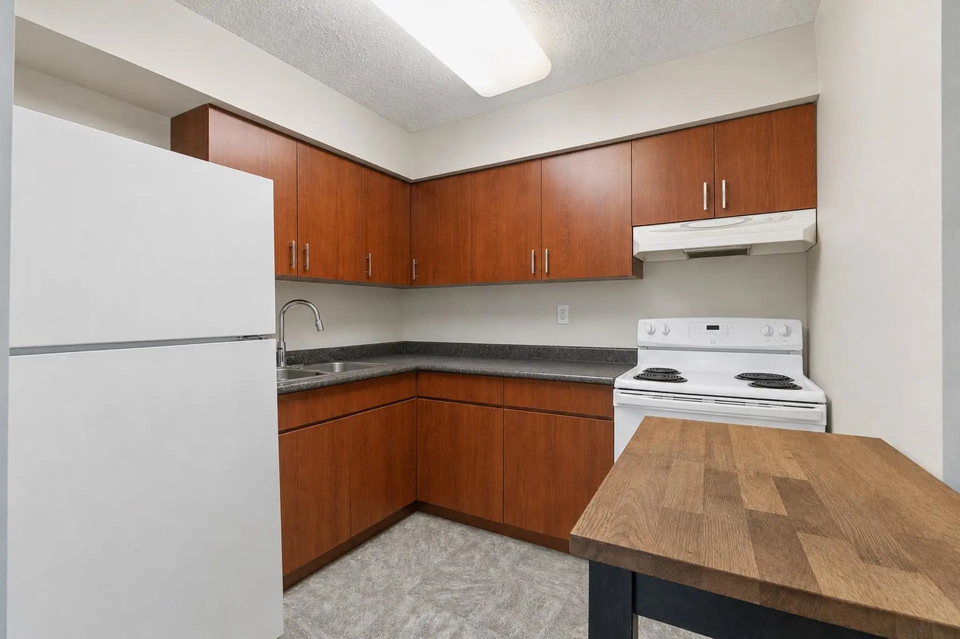 #2 310 Highland Way - Image 3