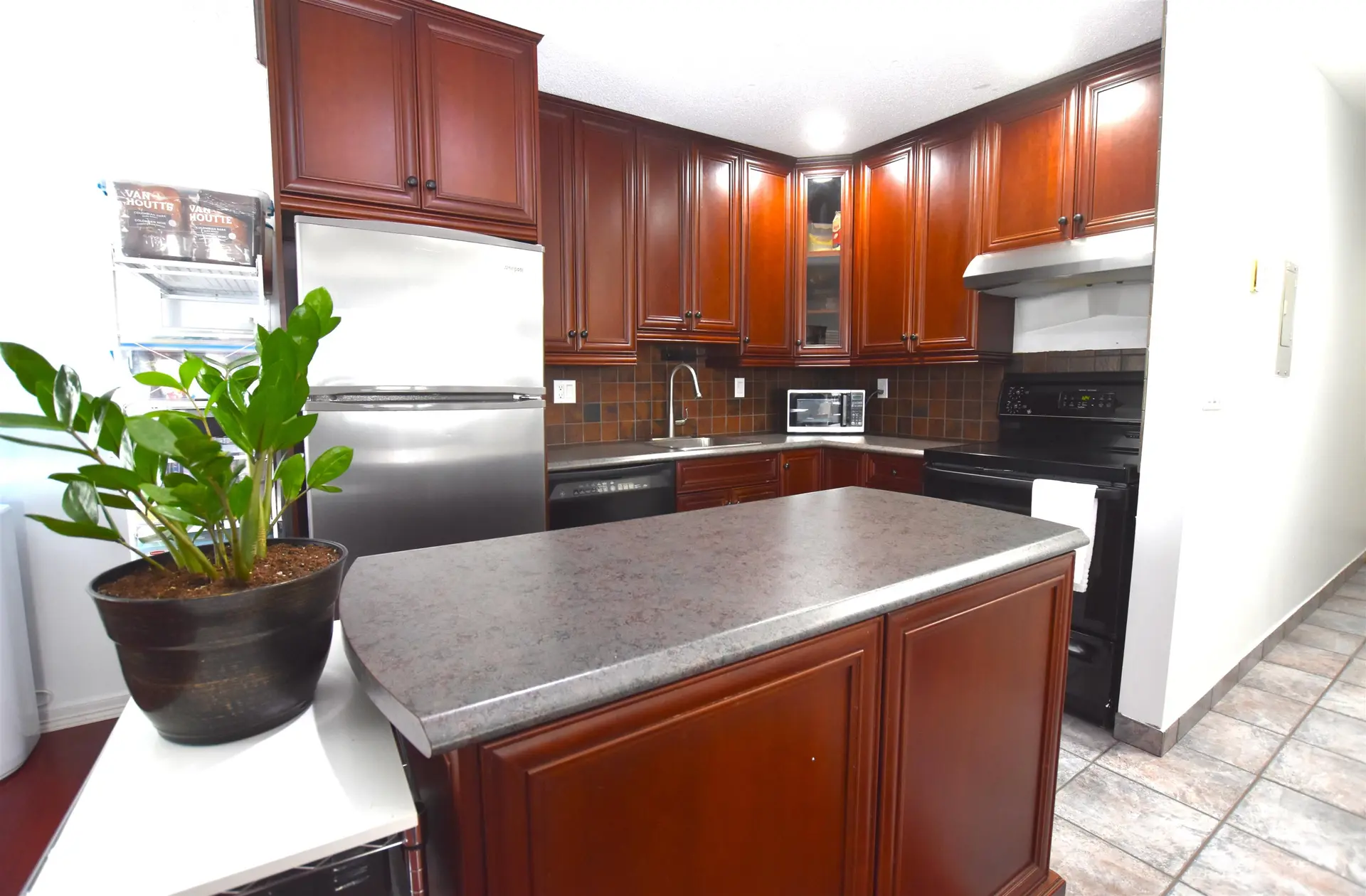 #201 1320 Fir Street - Image 3