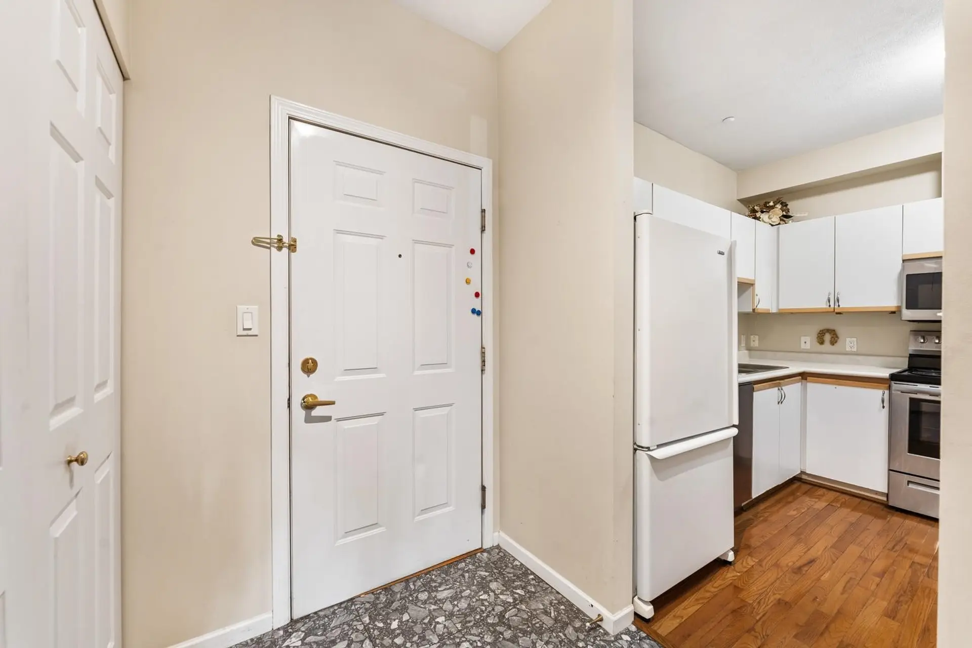 #101 843 22nd Street - Image 13