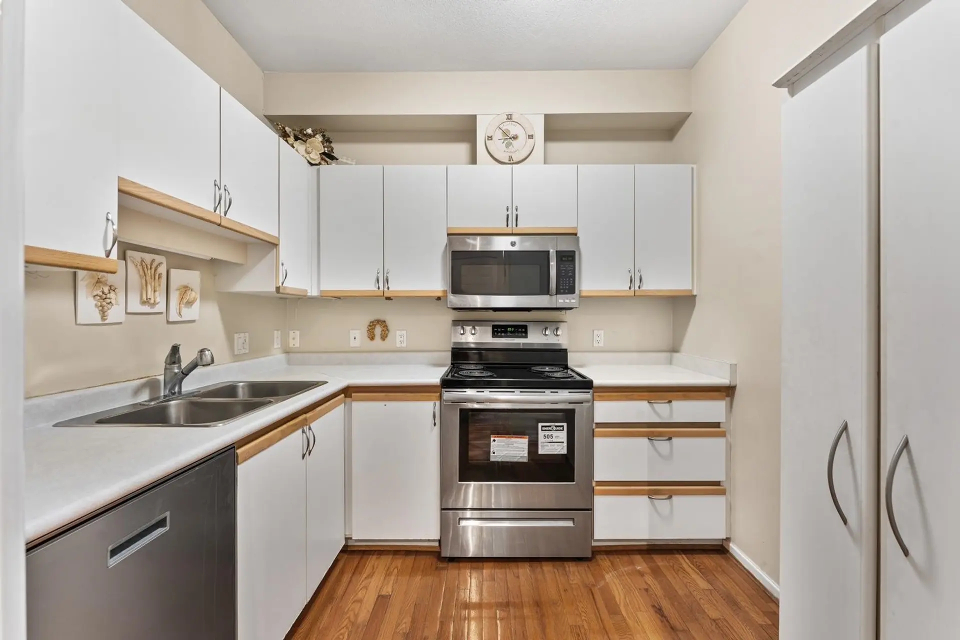 #101 843 22nd Street - Image 10