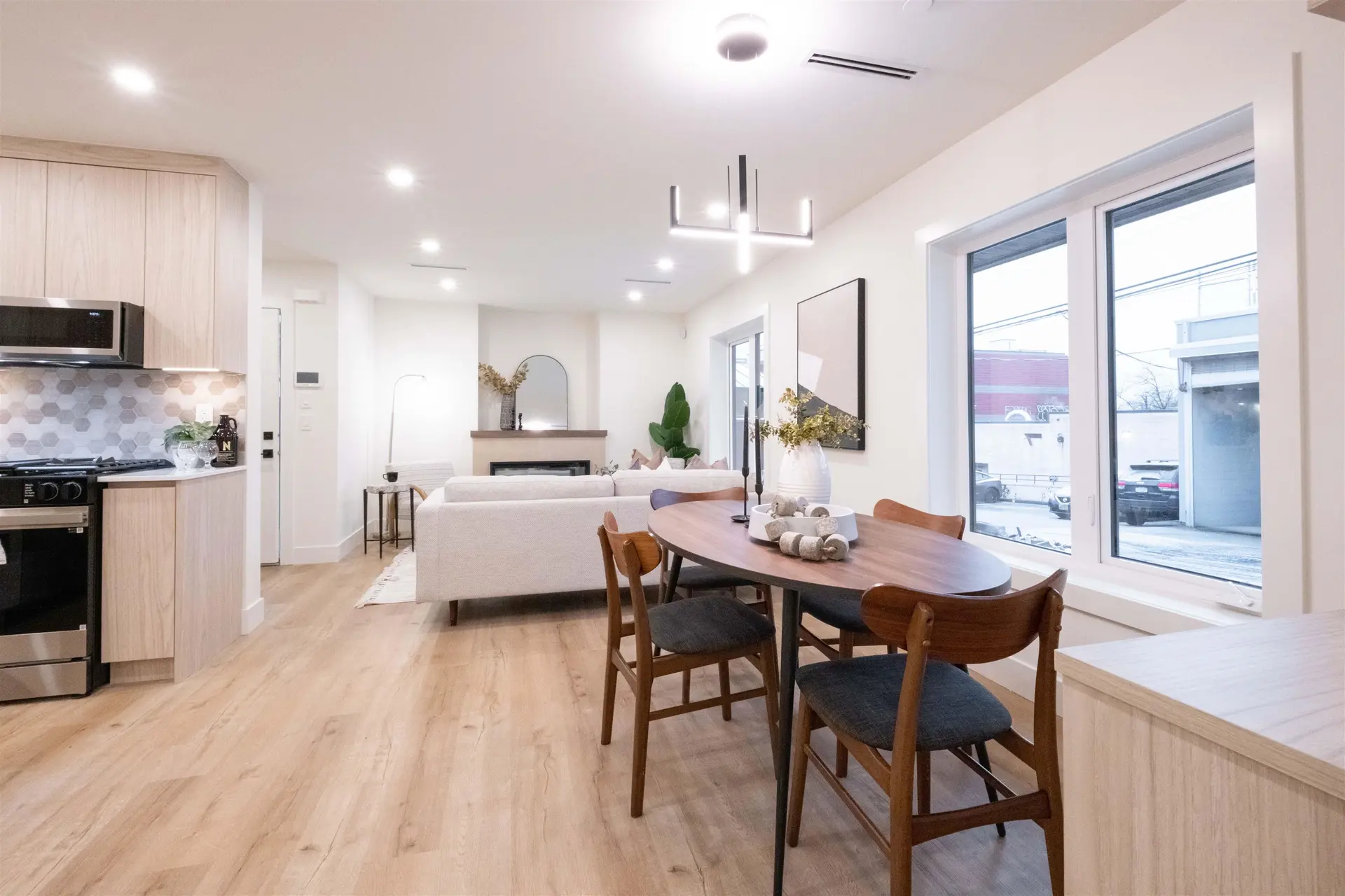 2665 E Pender Street - Image 2