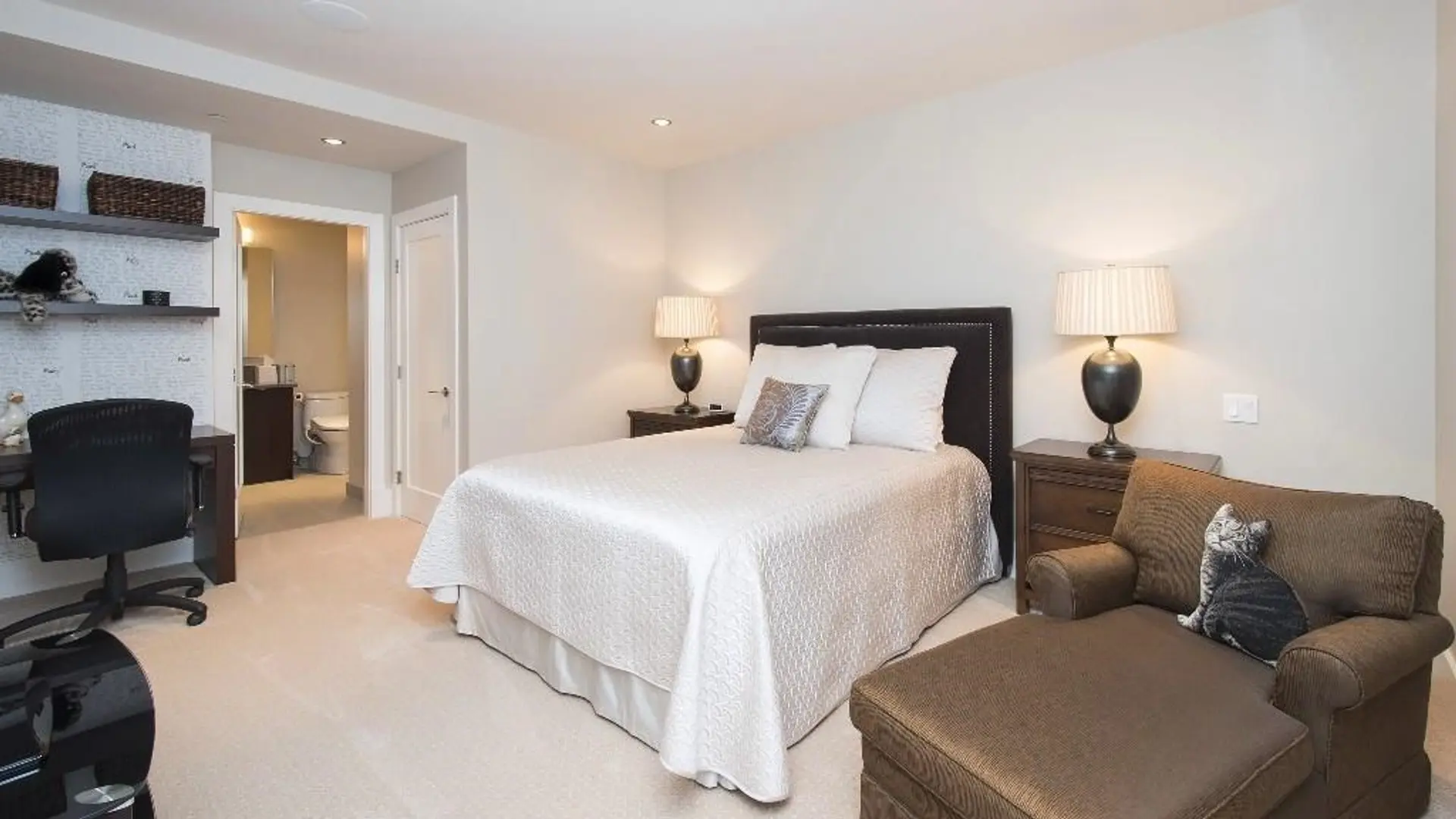 2551 Highgrove Mews - Image 14