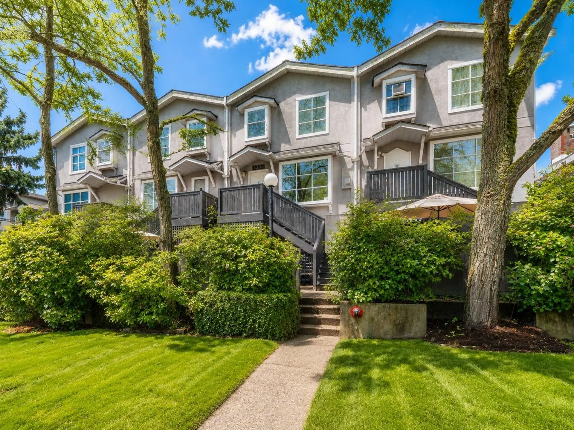 3305 Clive Avenue - Image 1