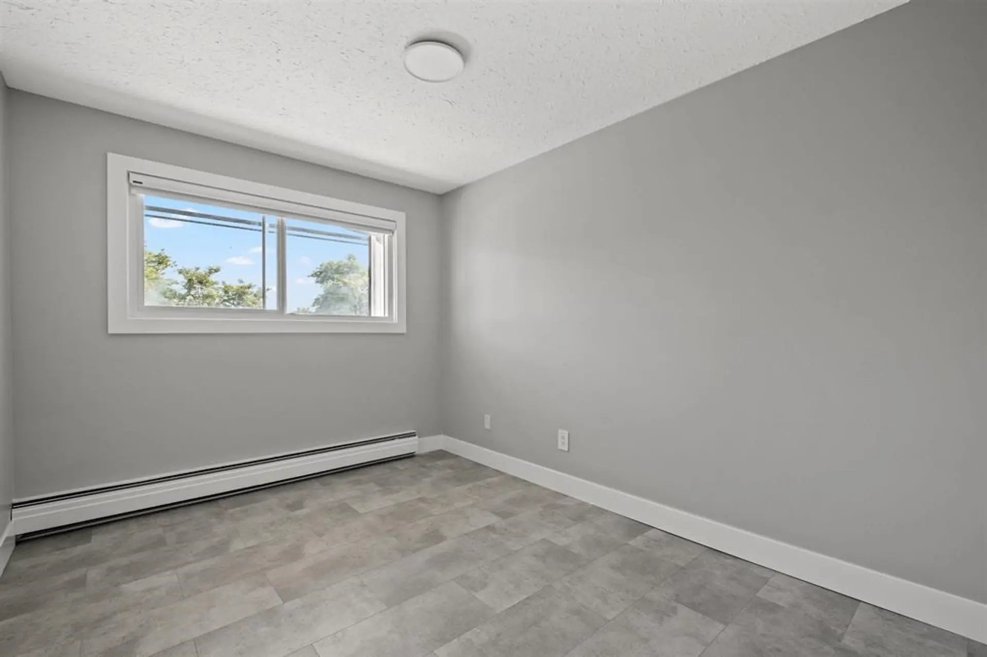 #110 14881 Marine Drive - Image 13