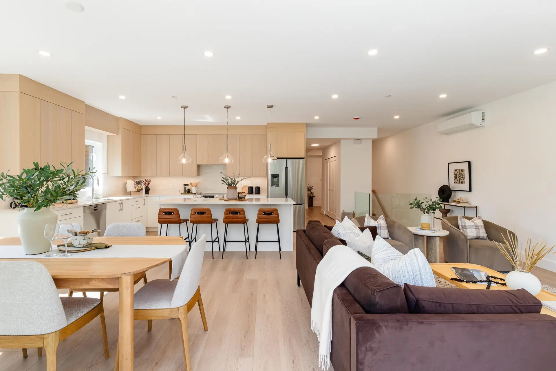#2 2098 Crumpit Woods Drive - Image 2