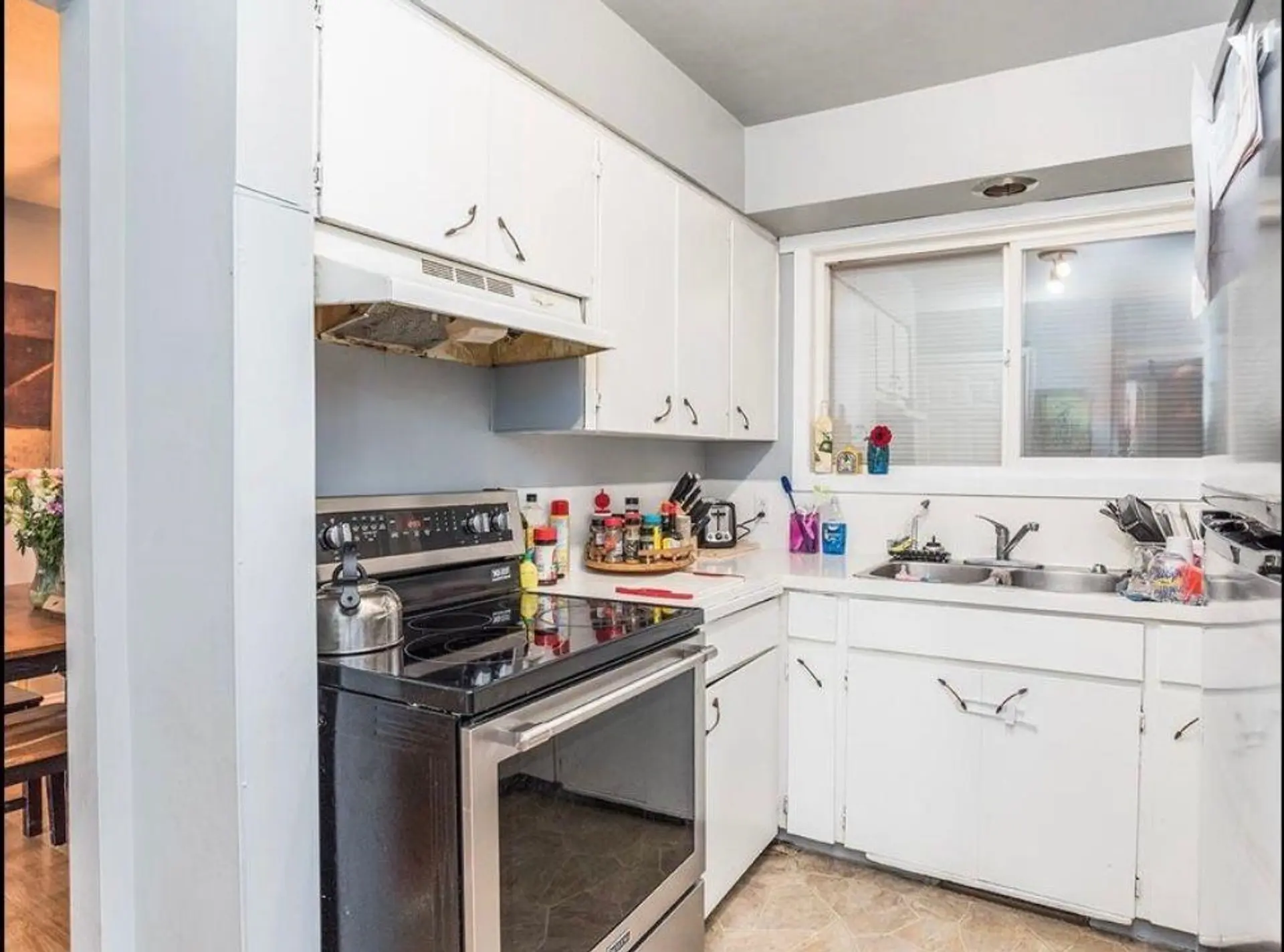 8565 Broadway - Image 5