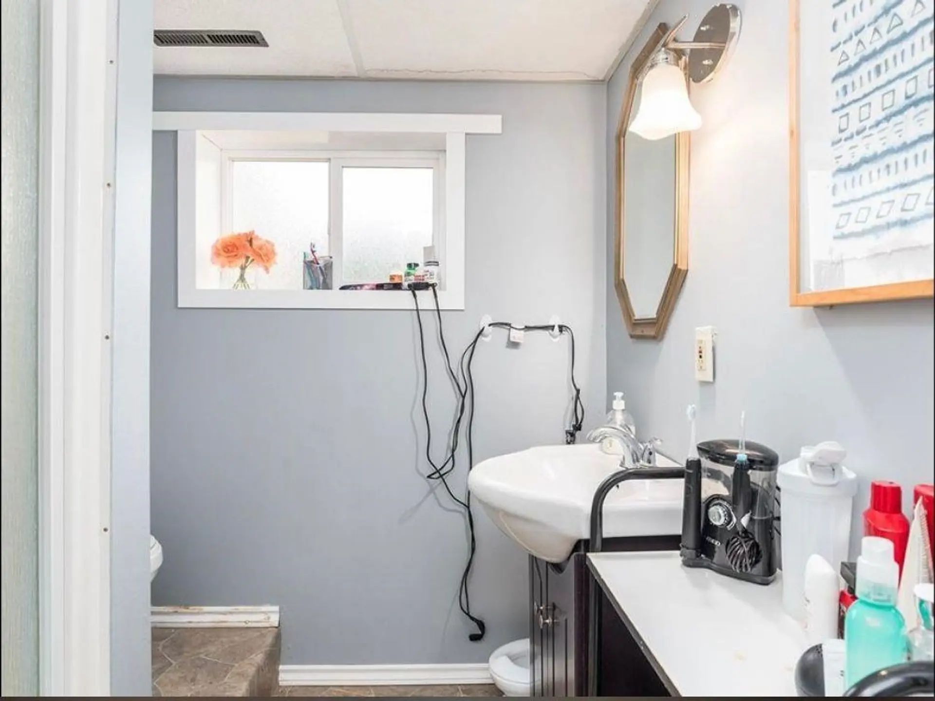 8565 Broadway - Image 10