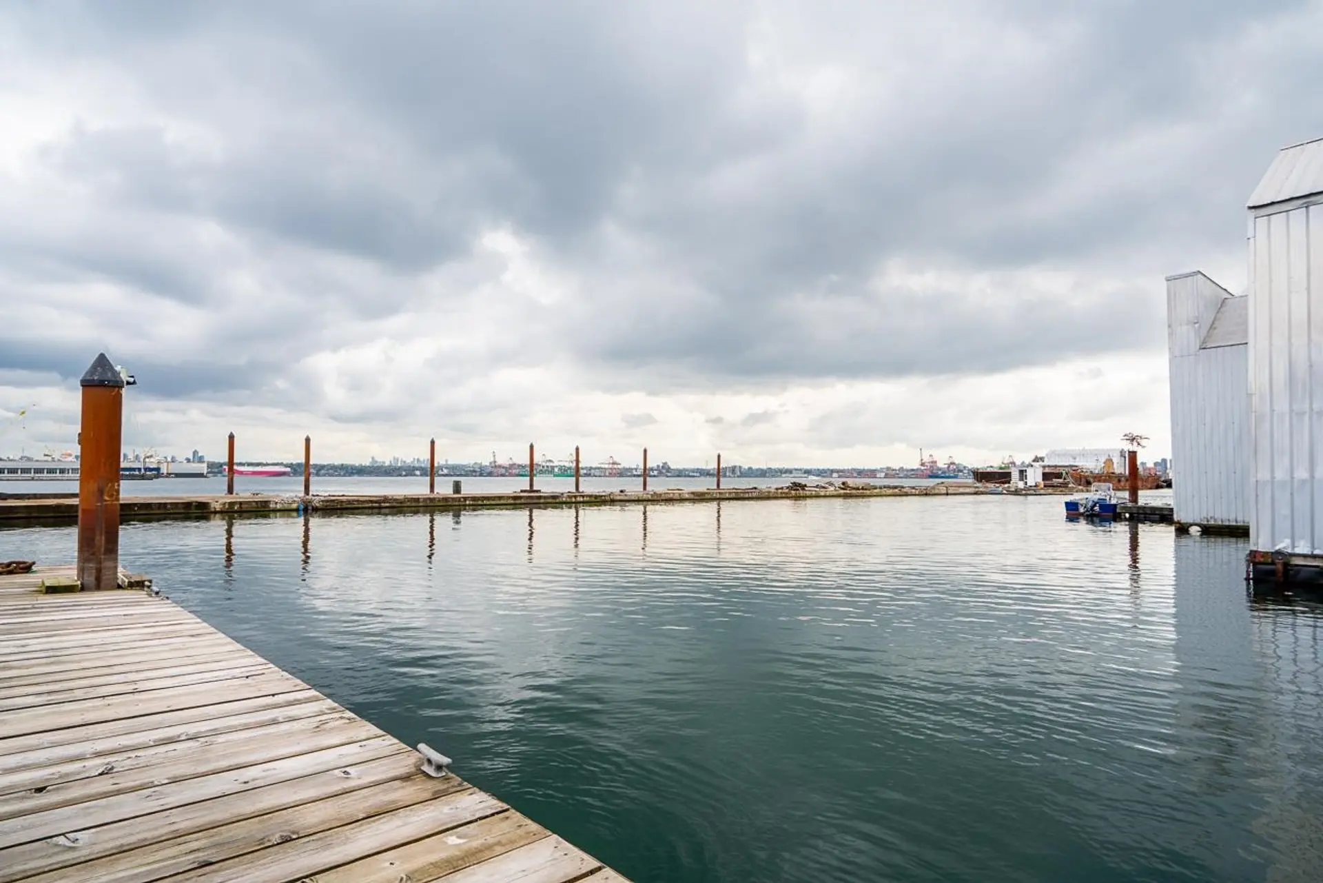#A24 415 Esplanade - Image 18