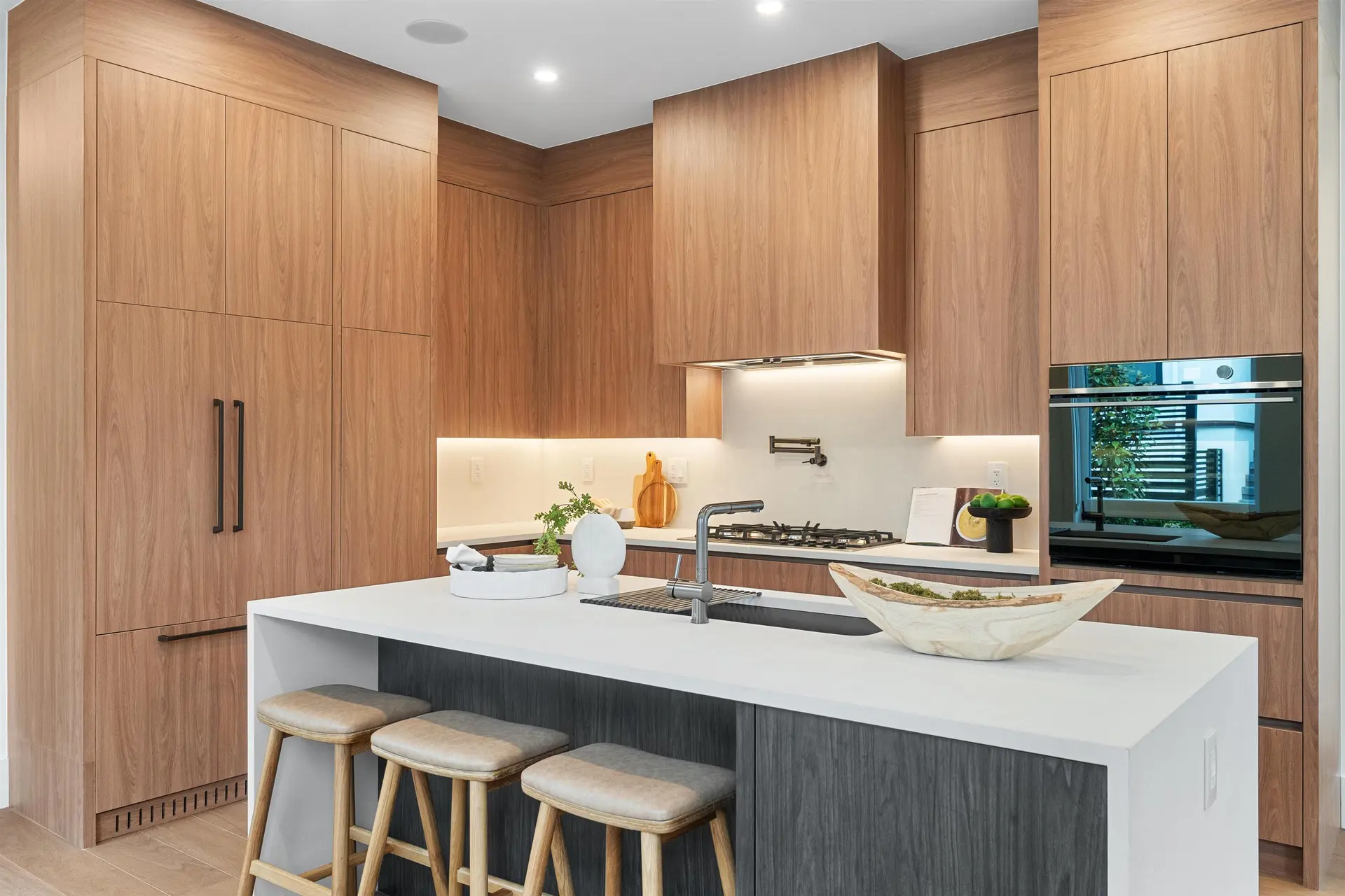 948 W 57th Avenue - Image 3