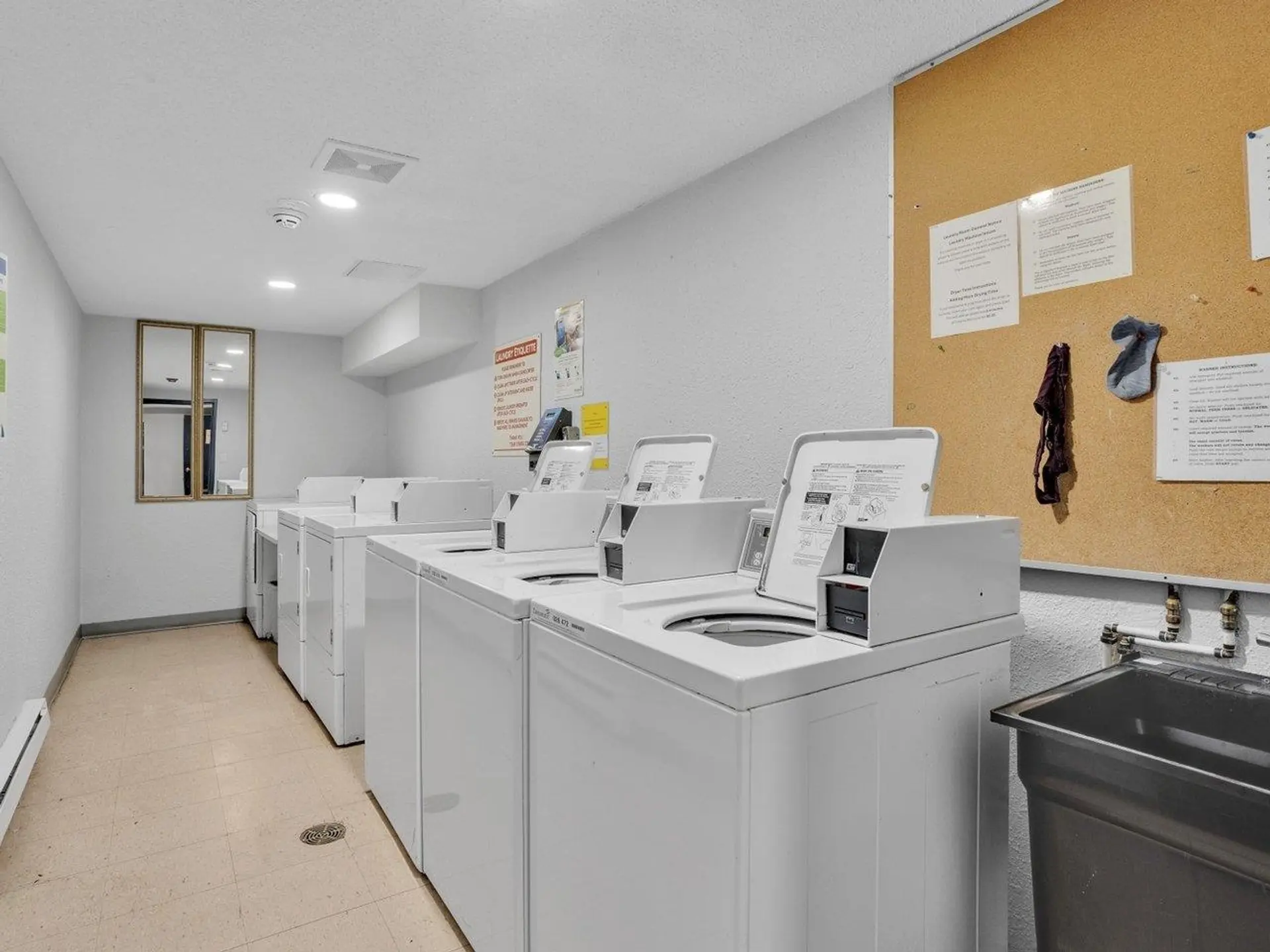 #303 1234 Pendrell Street - Image 18