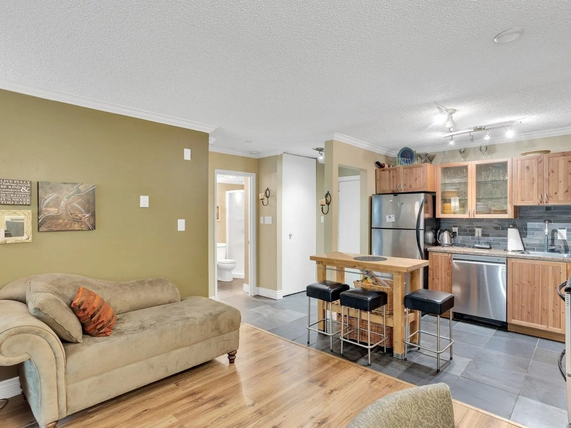 #303 1234 Pendrell Street - Image 8