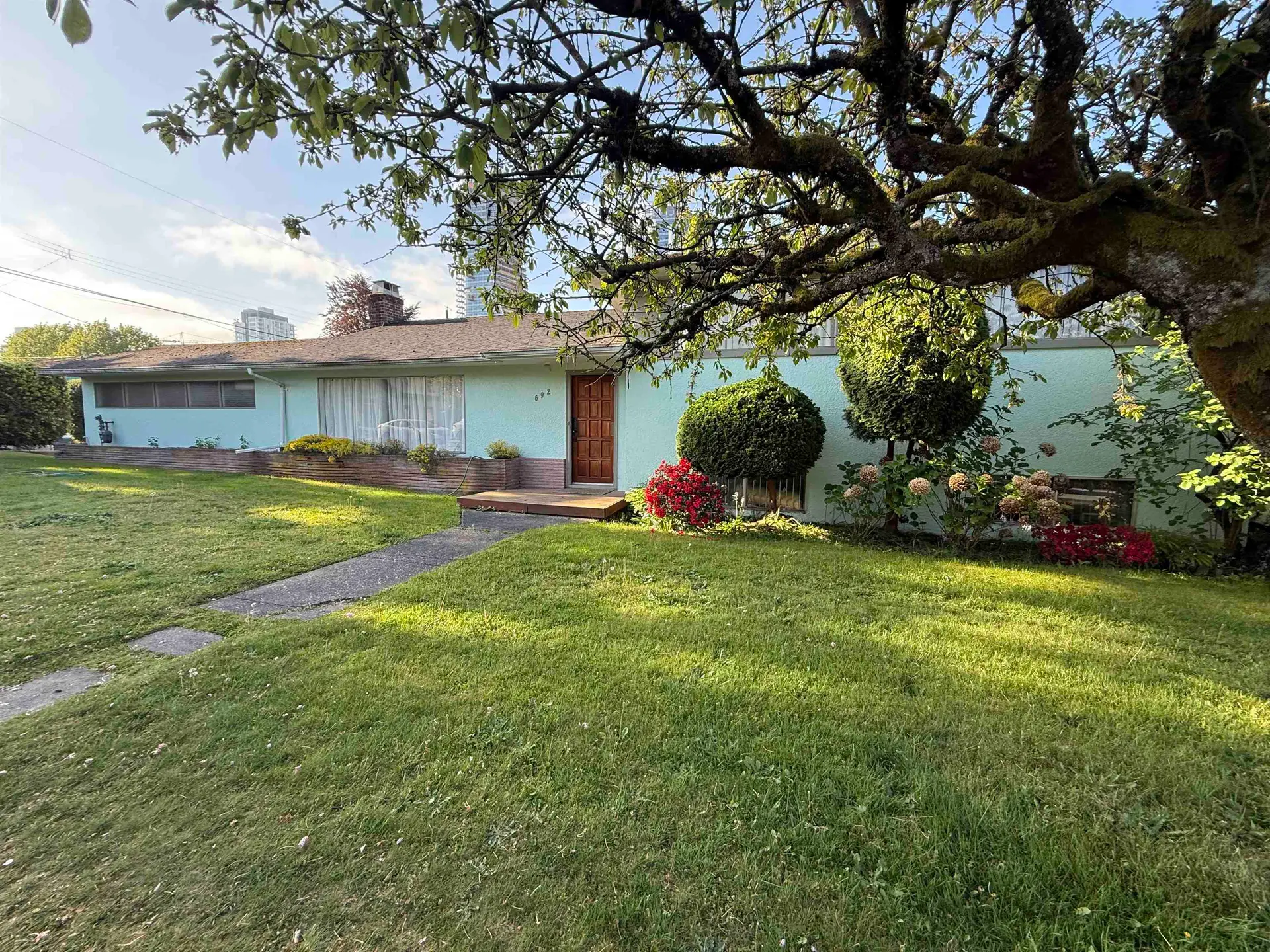 692 W 39th Avenue - Image 13