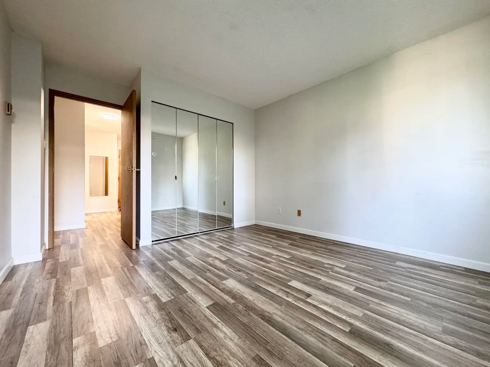 #204 1026 Queens Avenue - Image 9