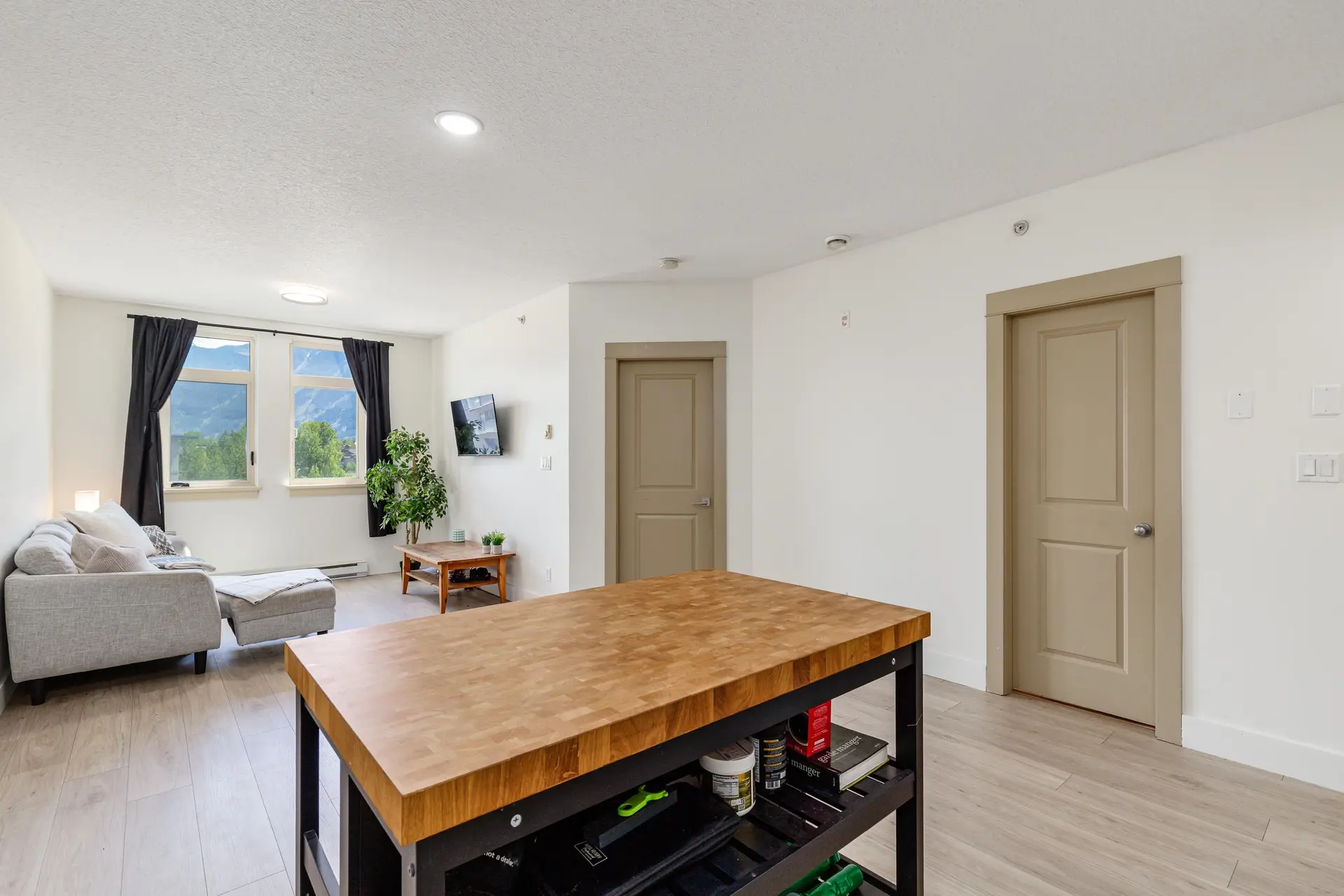 #309 7330 Arbutus Street - Image 3