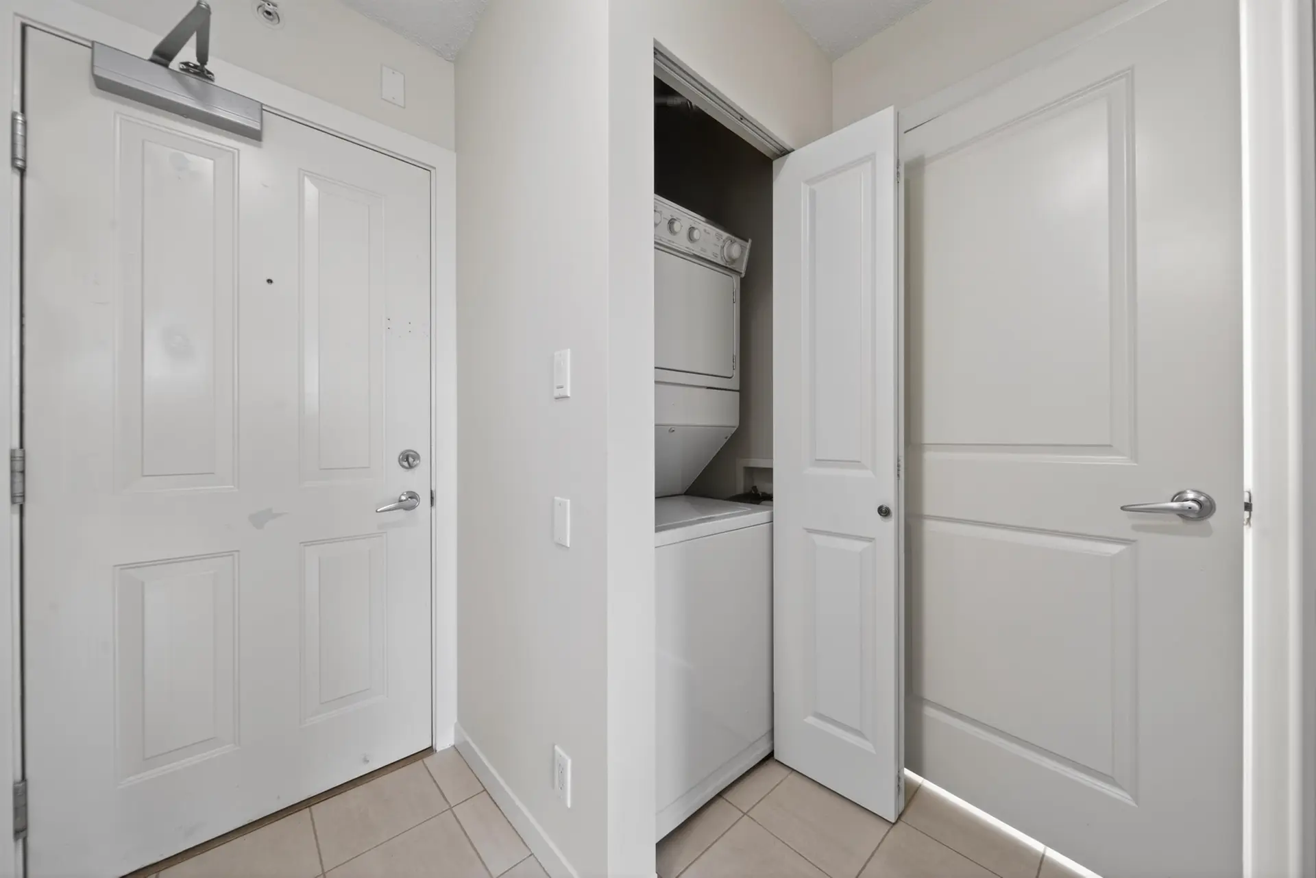 #403 3638 Vanness Avenue - Image 16