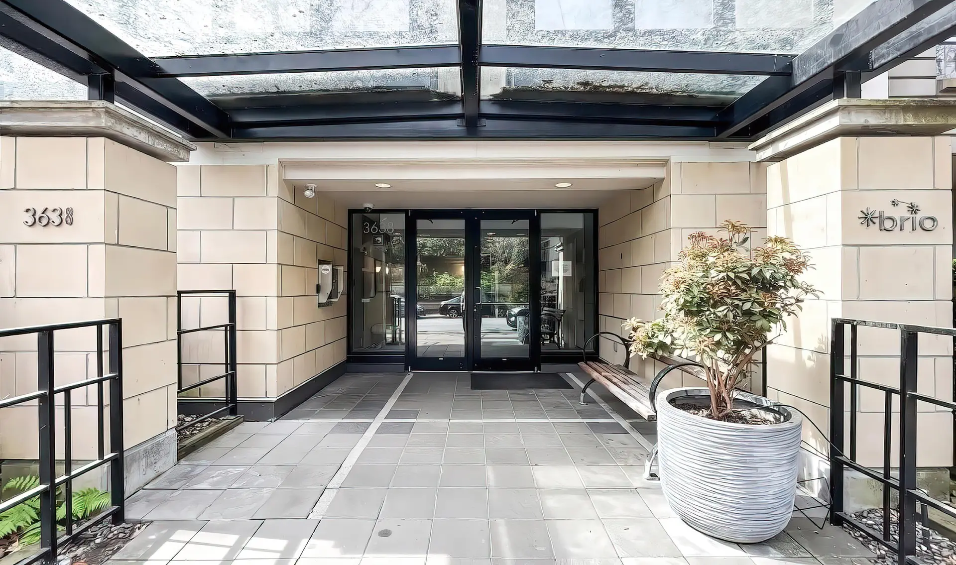 #403 3638 Vanness Avenue - Image 19