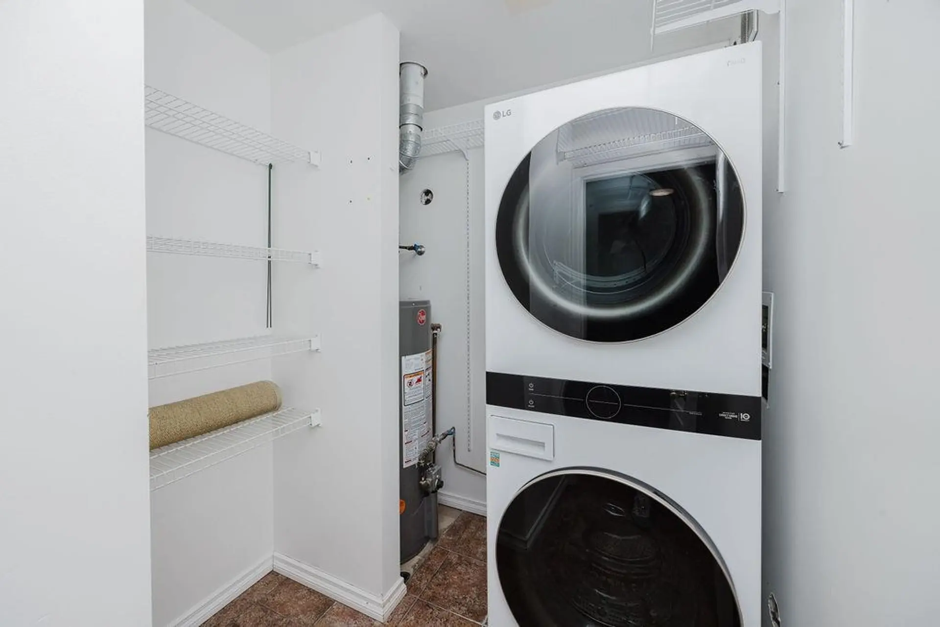 #4 689 Park Road - Image 5