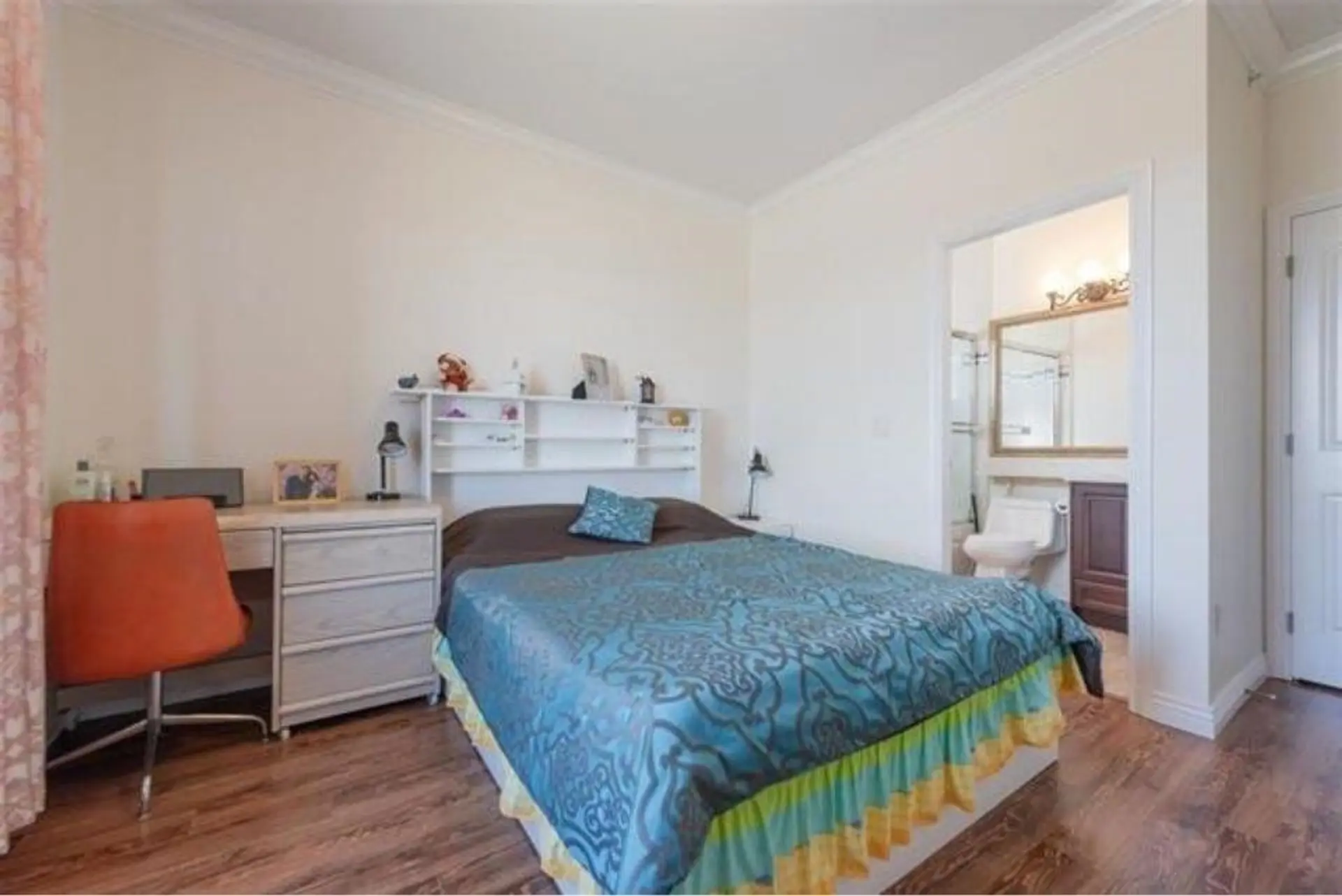 2208 E 41st Avenue - Image 12