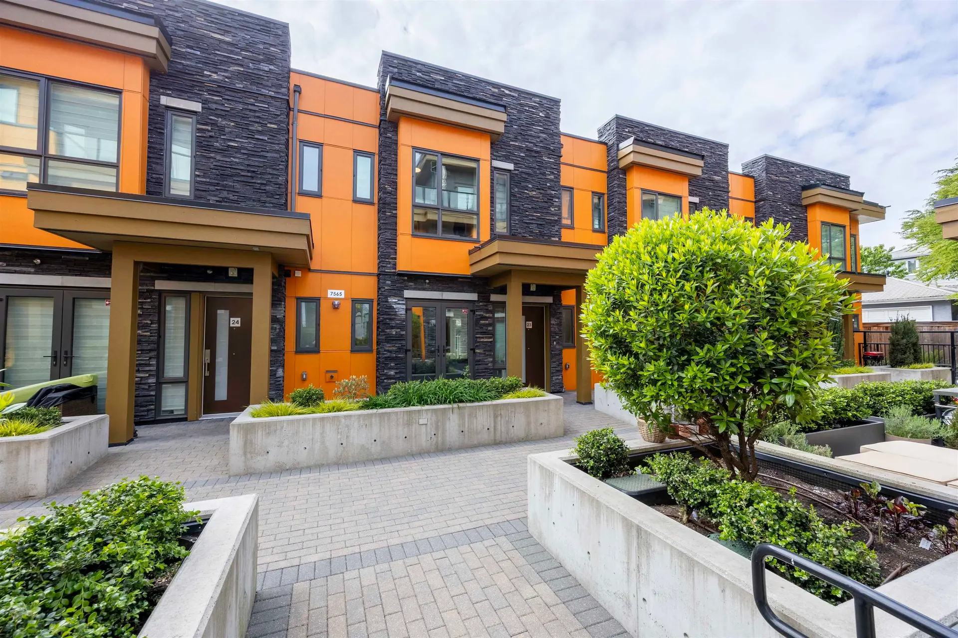 #23 7565 Oak Street - Image 2