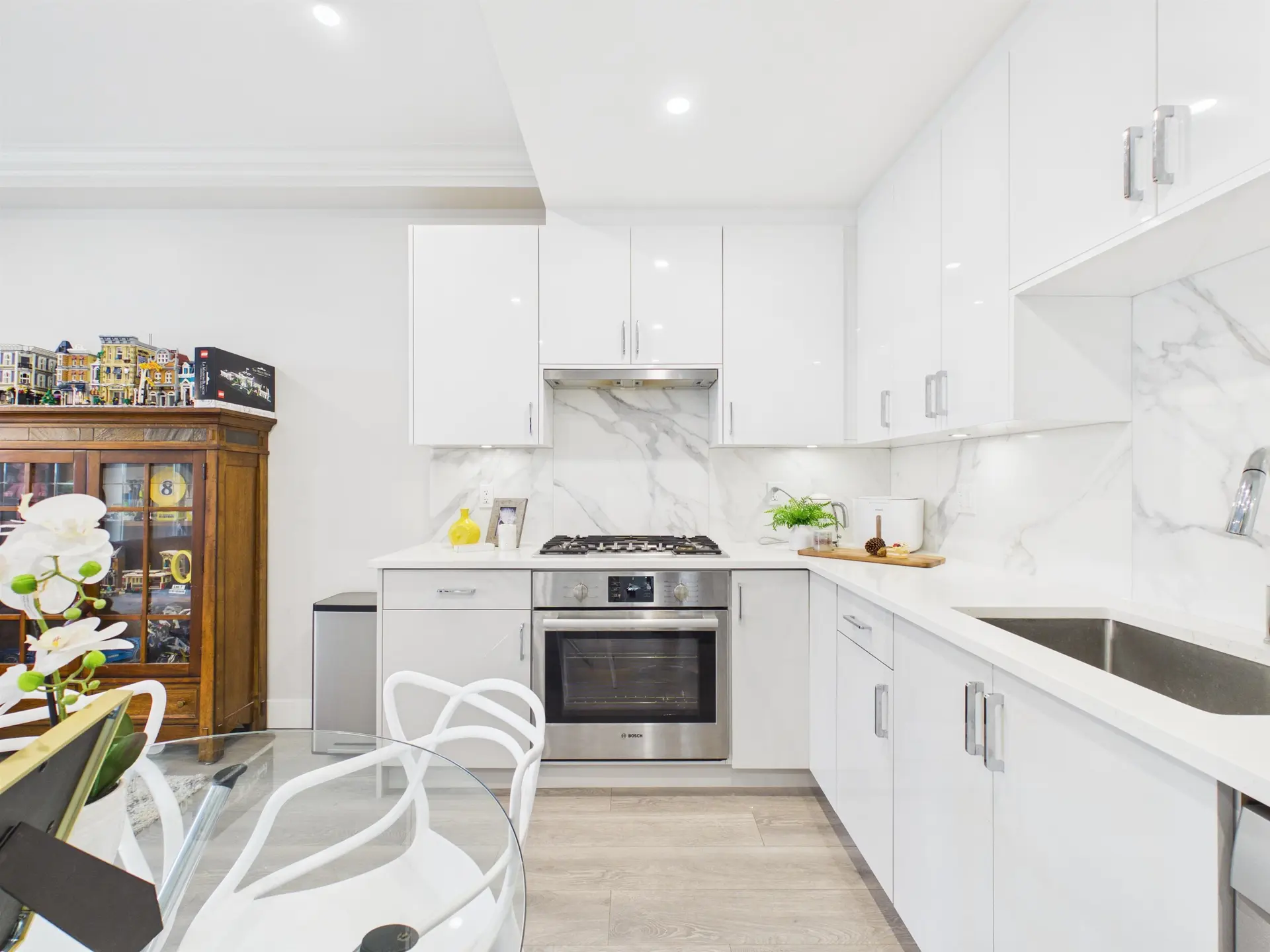 #23 7565 Oak Street - Image 6