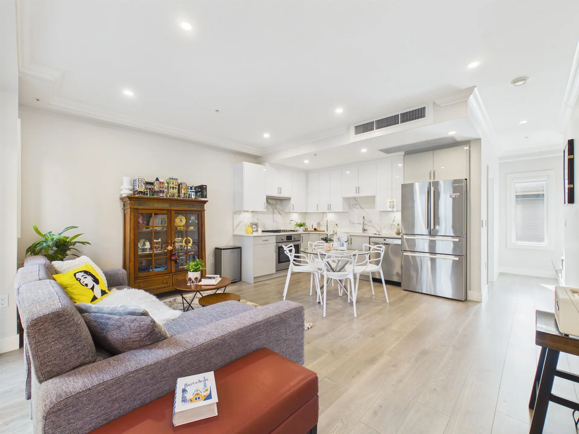 #23 7565 Oak Street - Image 4