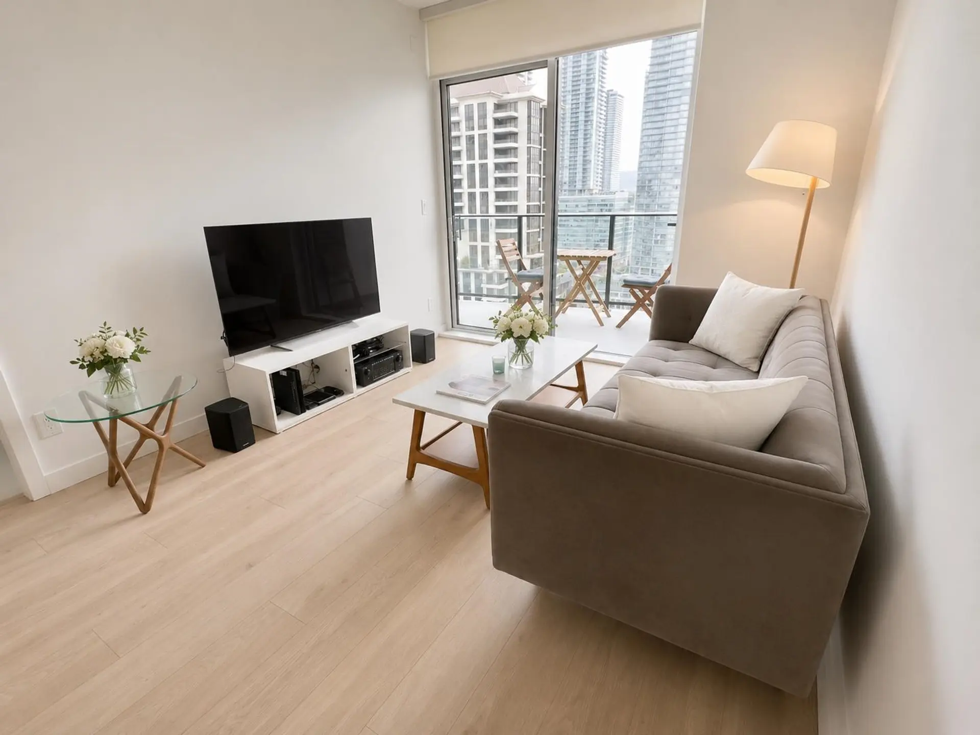 #2407 2181 Madison Avenue - Image 1