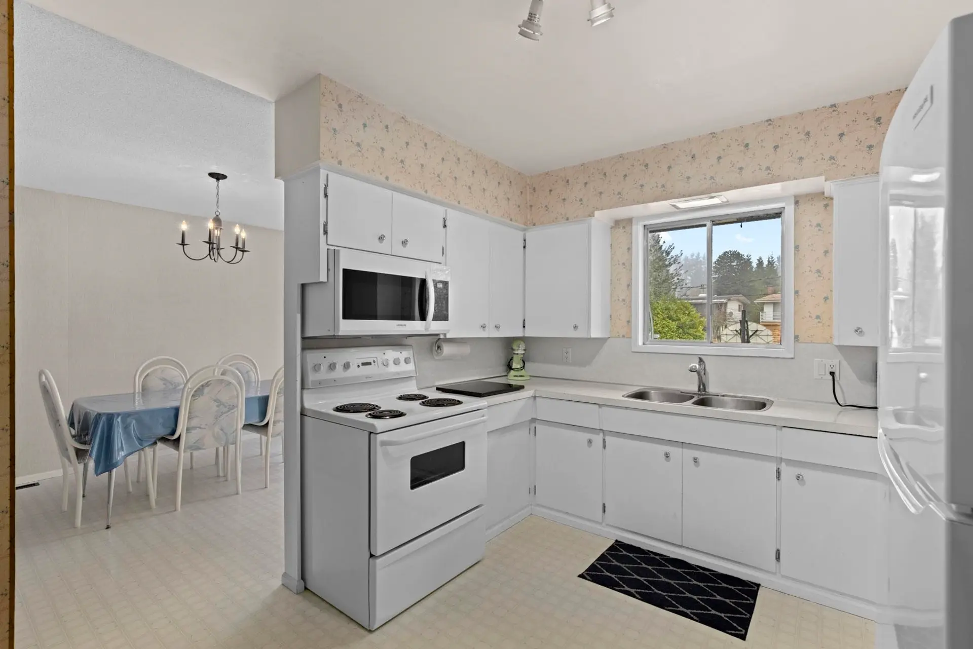 13771 Malabar Avenue - Image 4