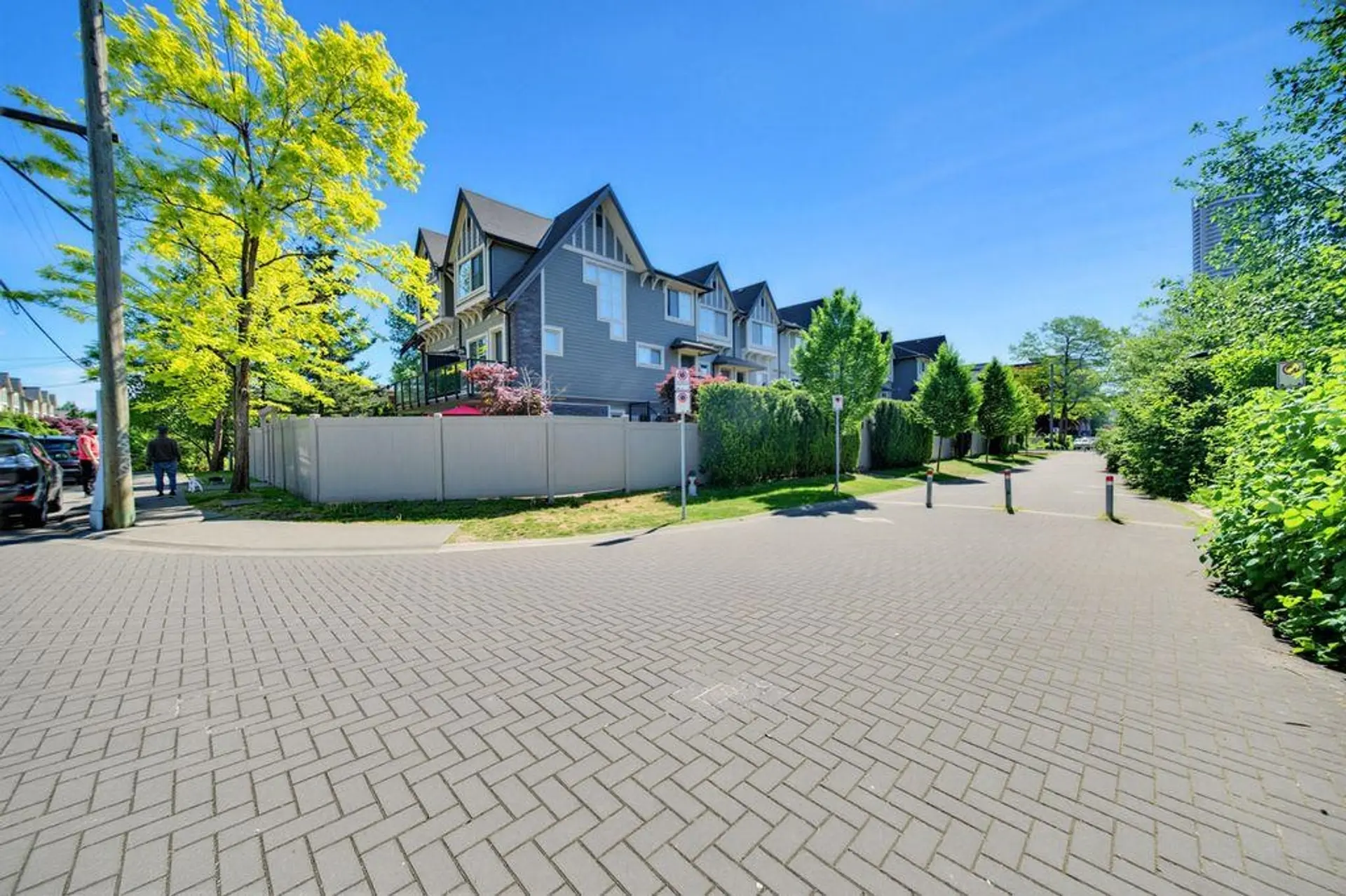#203A 7159 Stride Avenue - Image 17