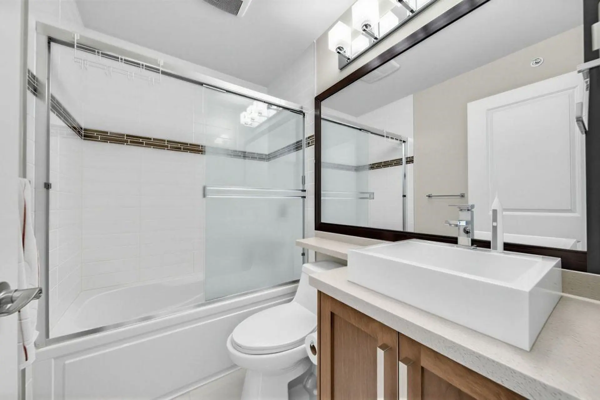 #203A 7159 Stride Avenue - Image 15