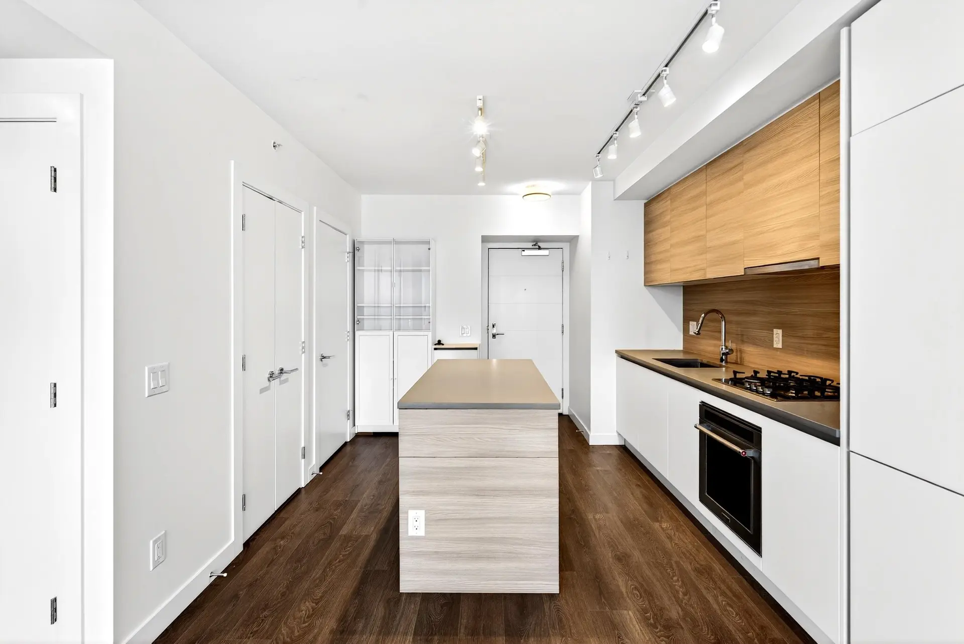 #2206 525 Foster Avenue - Image 6