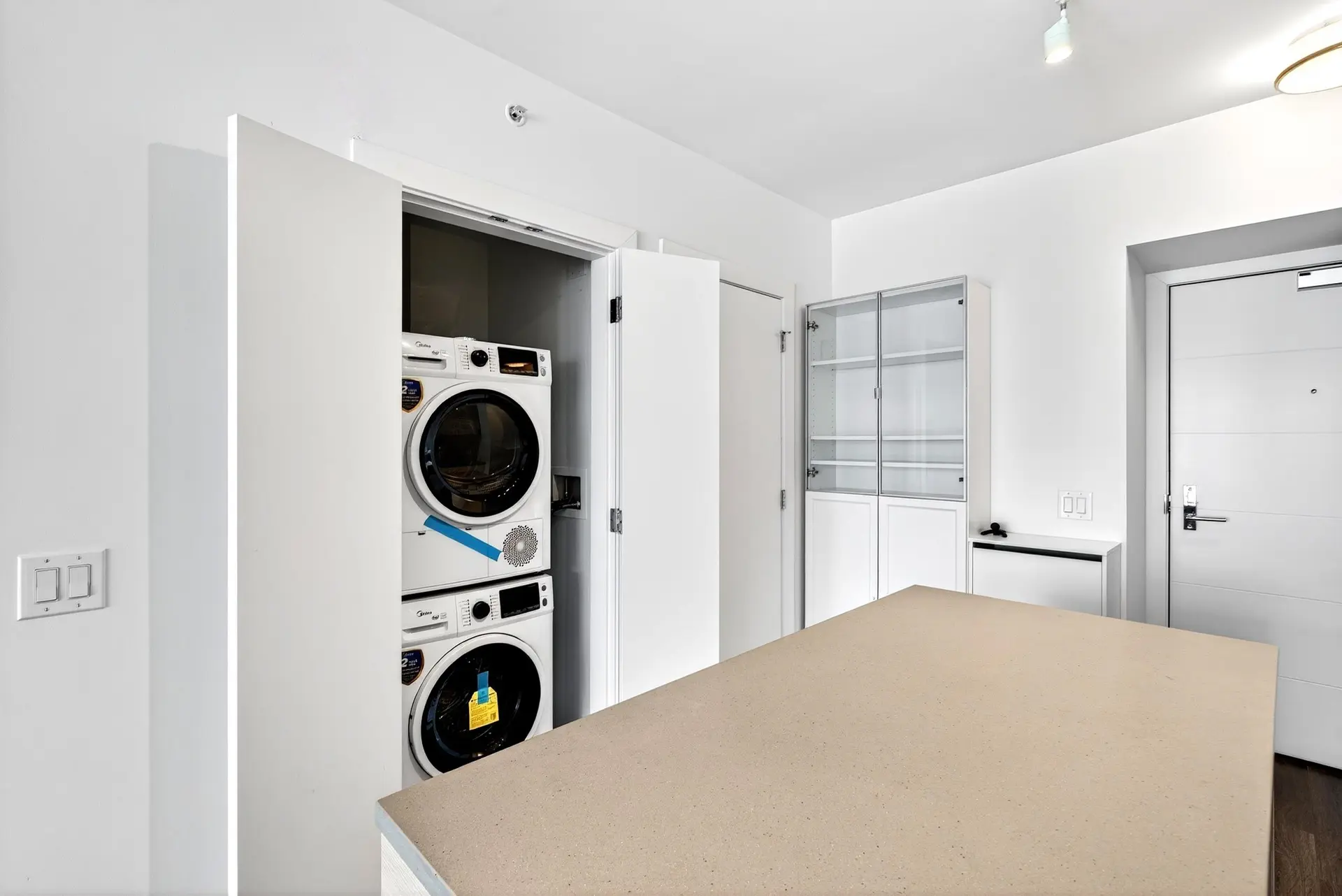#2206 525 Foster Avenue - Image 8