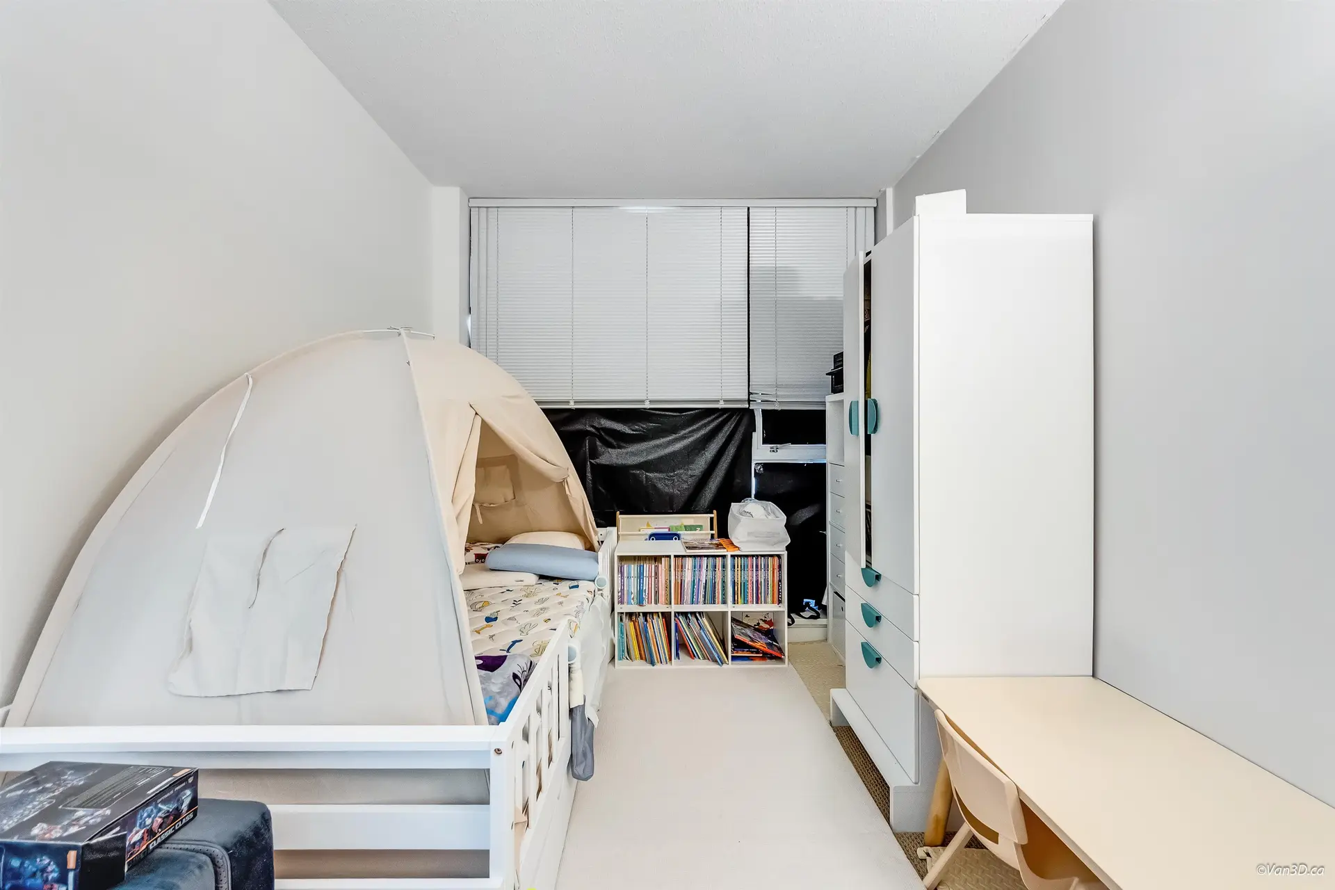 #1810 8033 Saba Road - Image 11