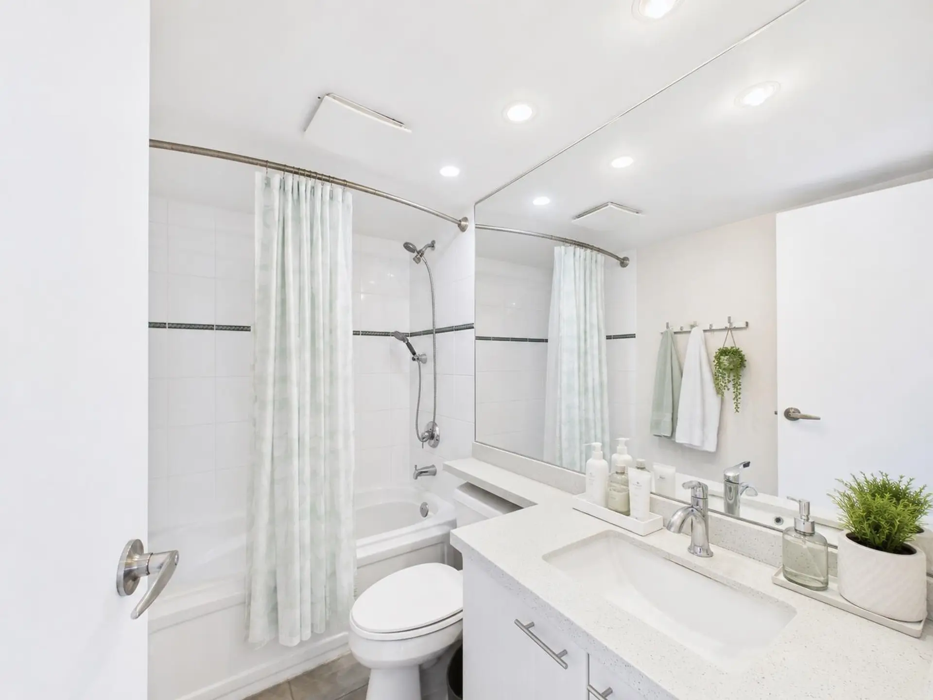 #1802 6088 Willingdon Avenue - Image 13