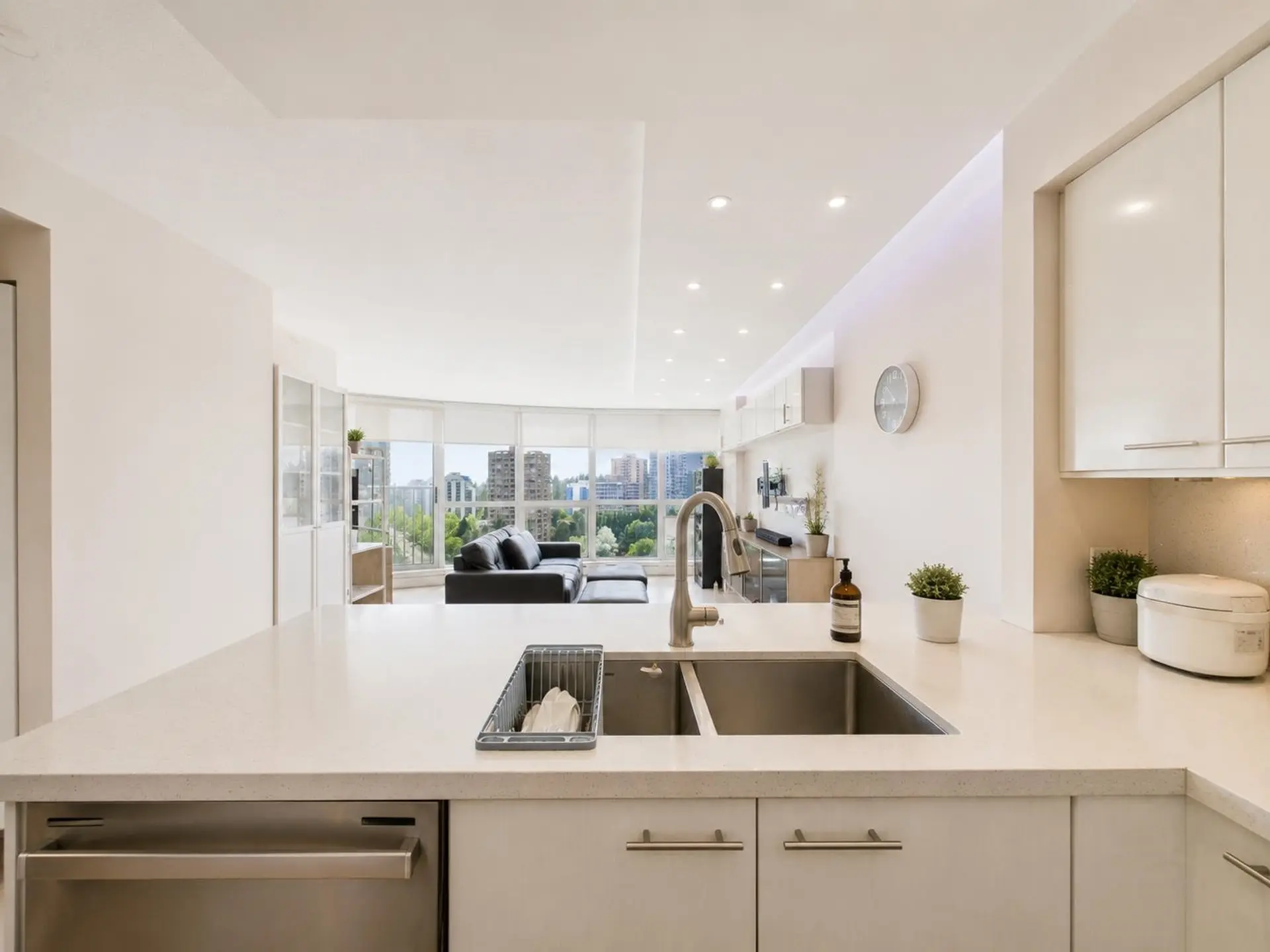 #1802 6088 Willingdon Avenue - Image 7