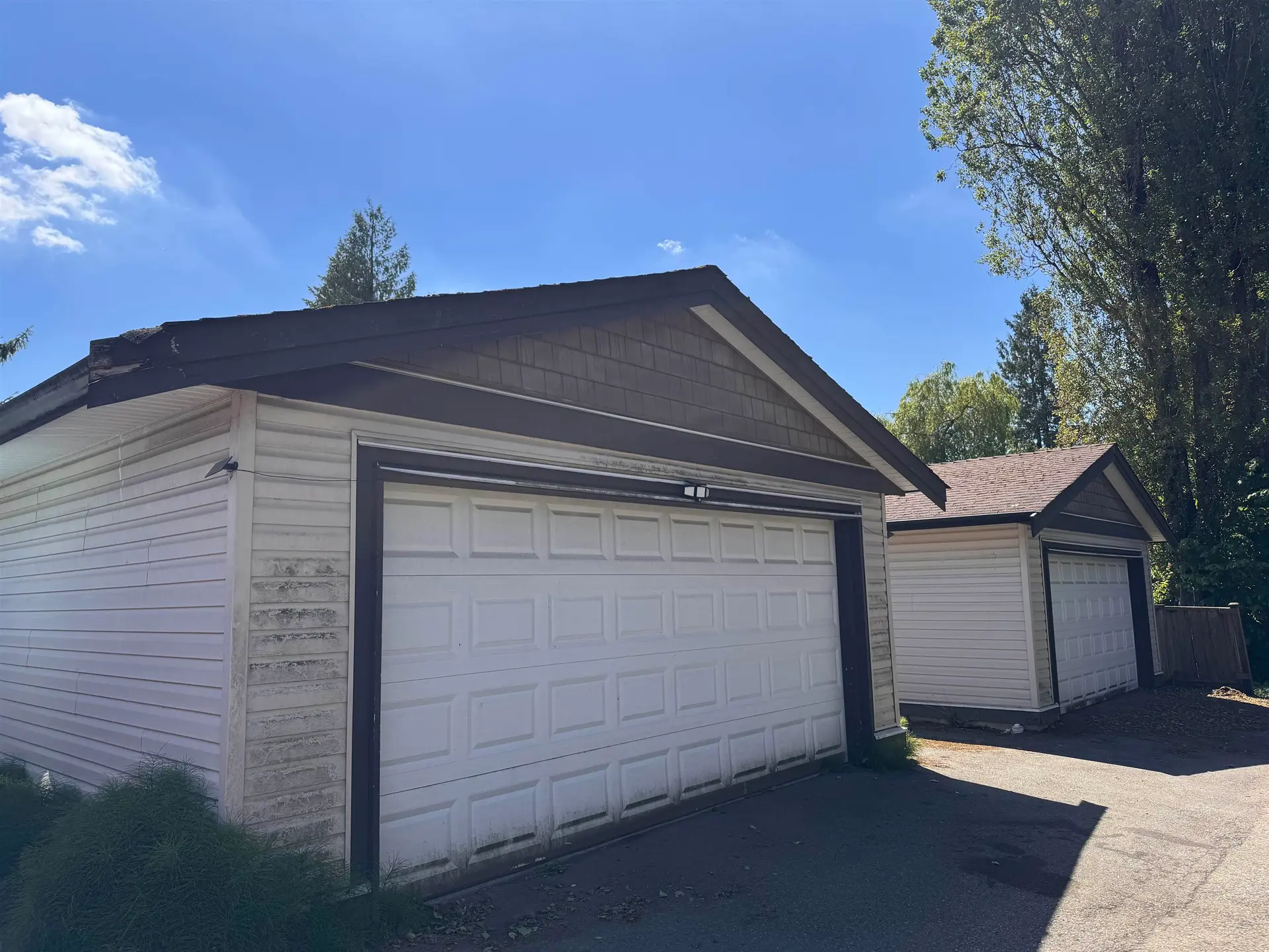 589 Foster Avenue - Image 3