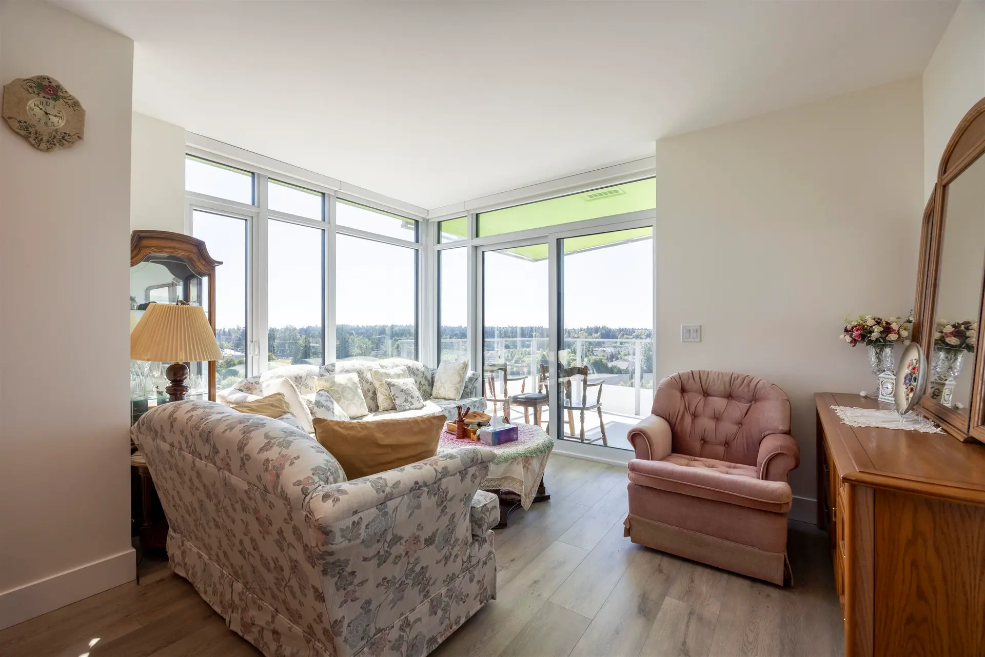 #1602 10428 Whalley Boulevard - Image 15