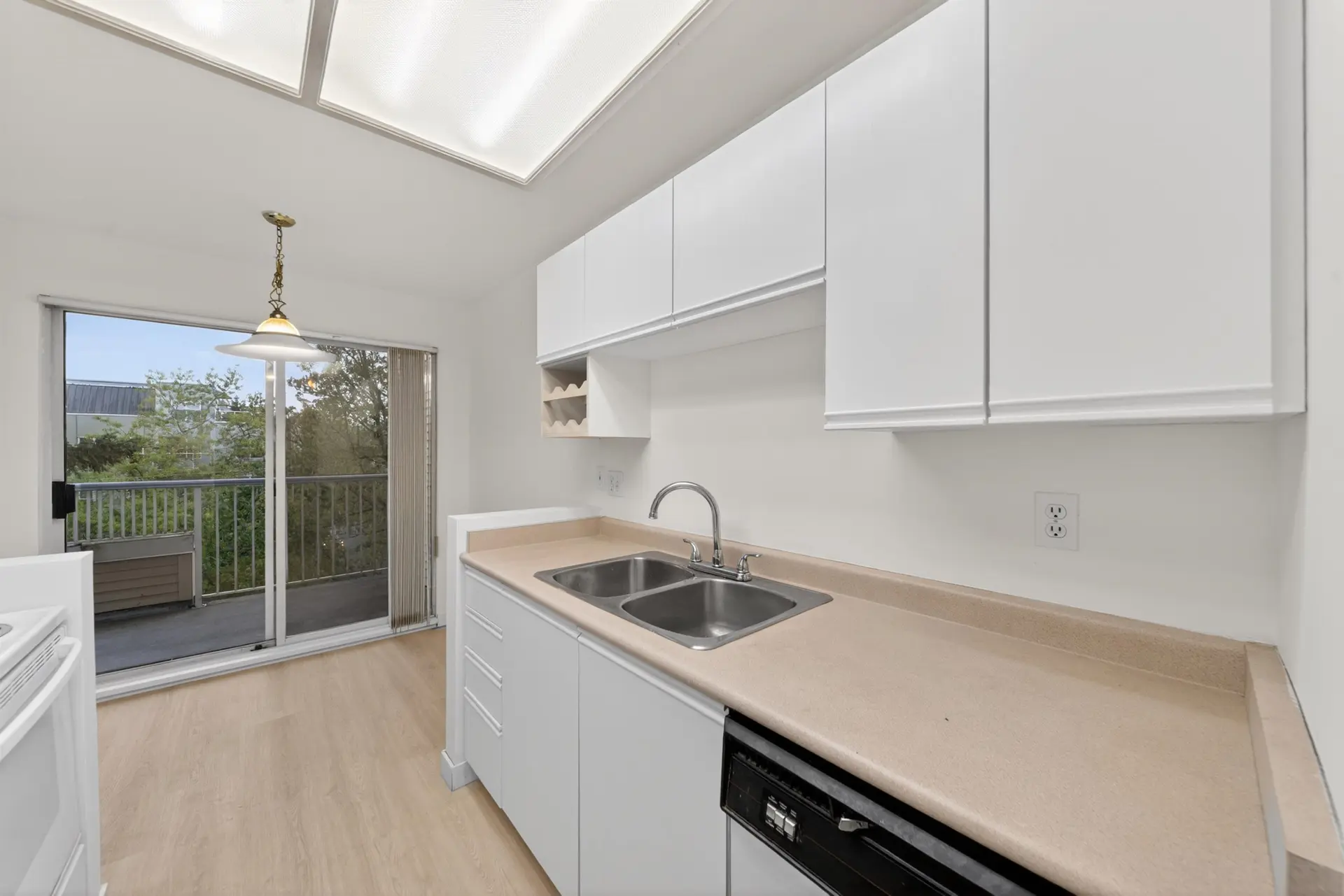 #303 8535 Jones Road - Image 7