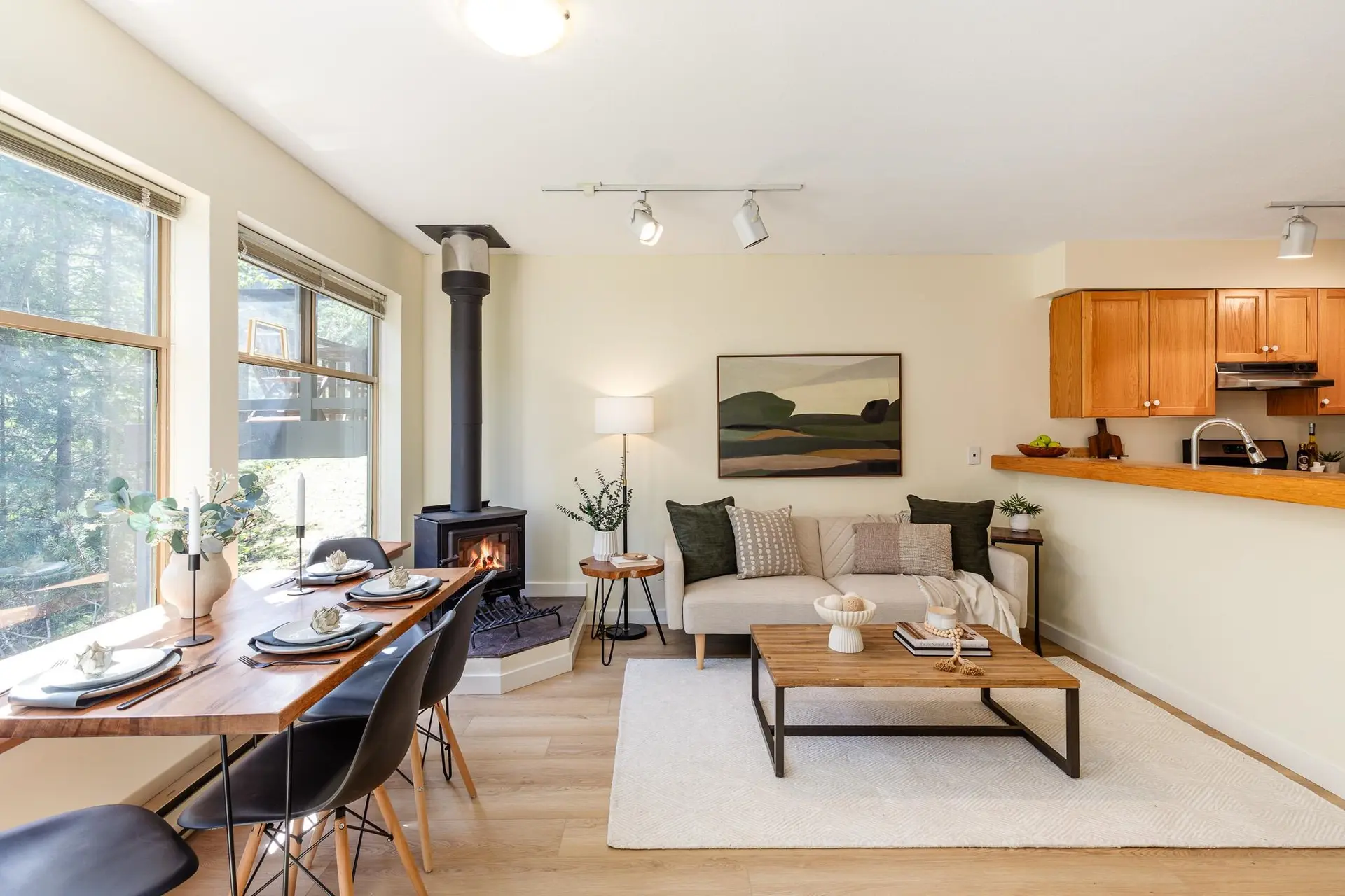 #301 3050 Hillcrest Drive - Image 1